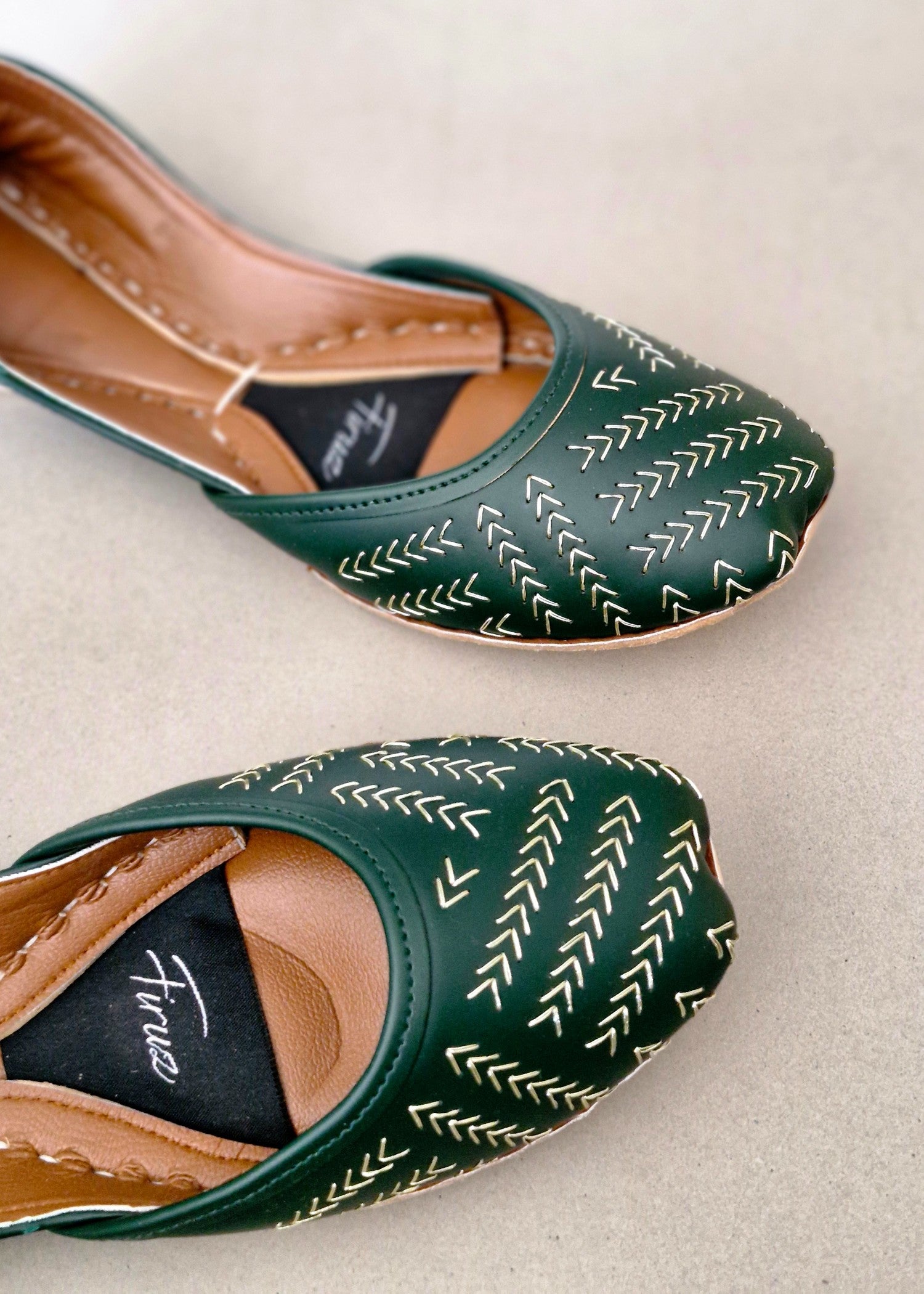 Khussa in Dark green by - High Quality Women Khussa DXF8700