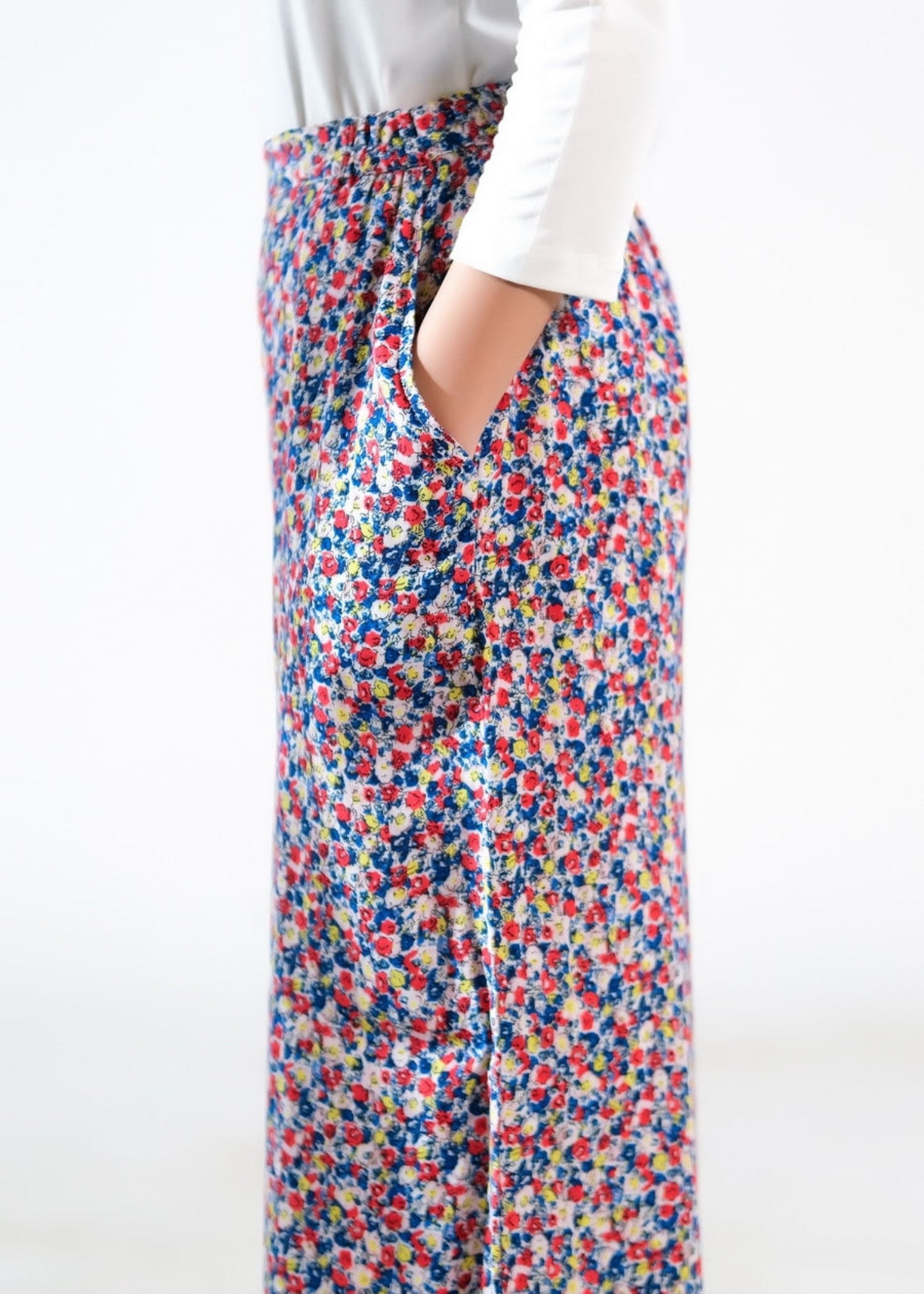crepe Trousers in Multi