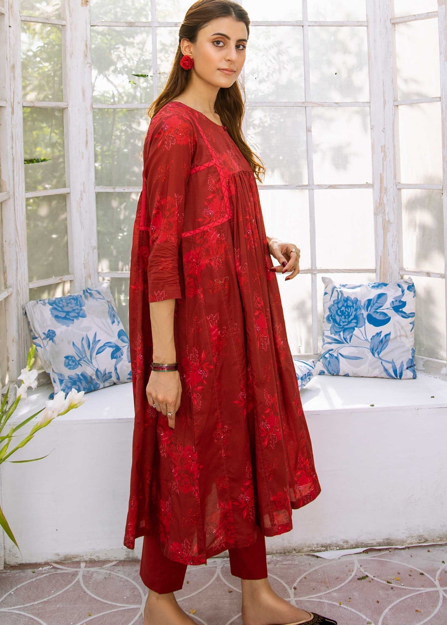 self jacquard Pishwas in Red