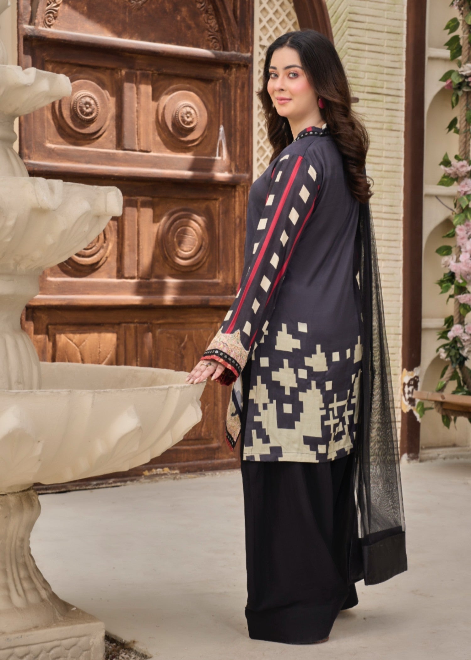 raw silk Kurta Set in Black