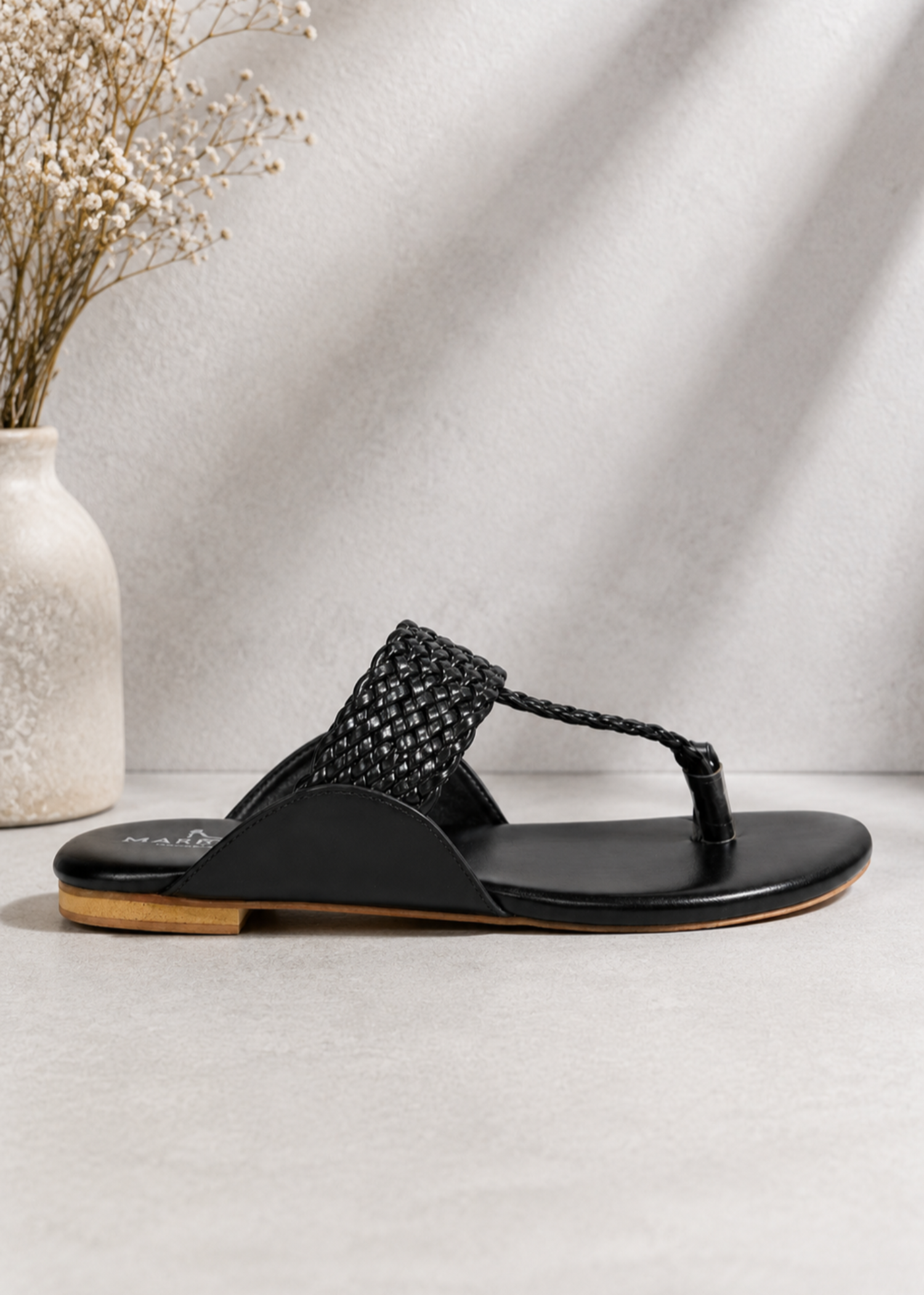 Kolapuri in Black by - High Quality Women Kolapuri SRI5099