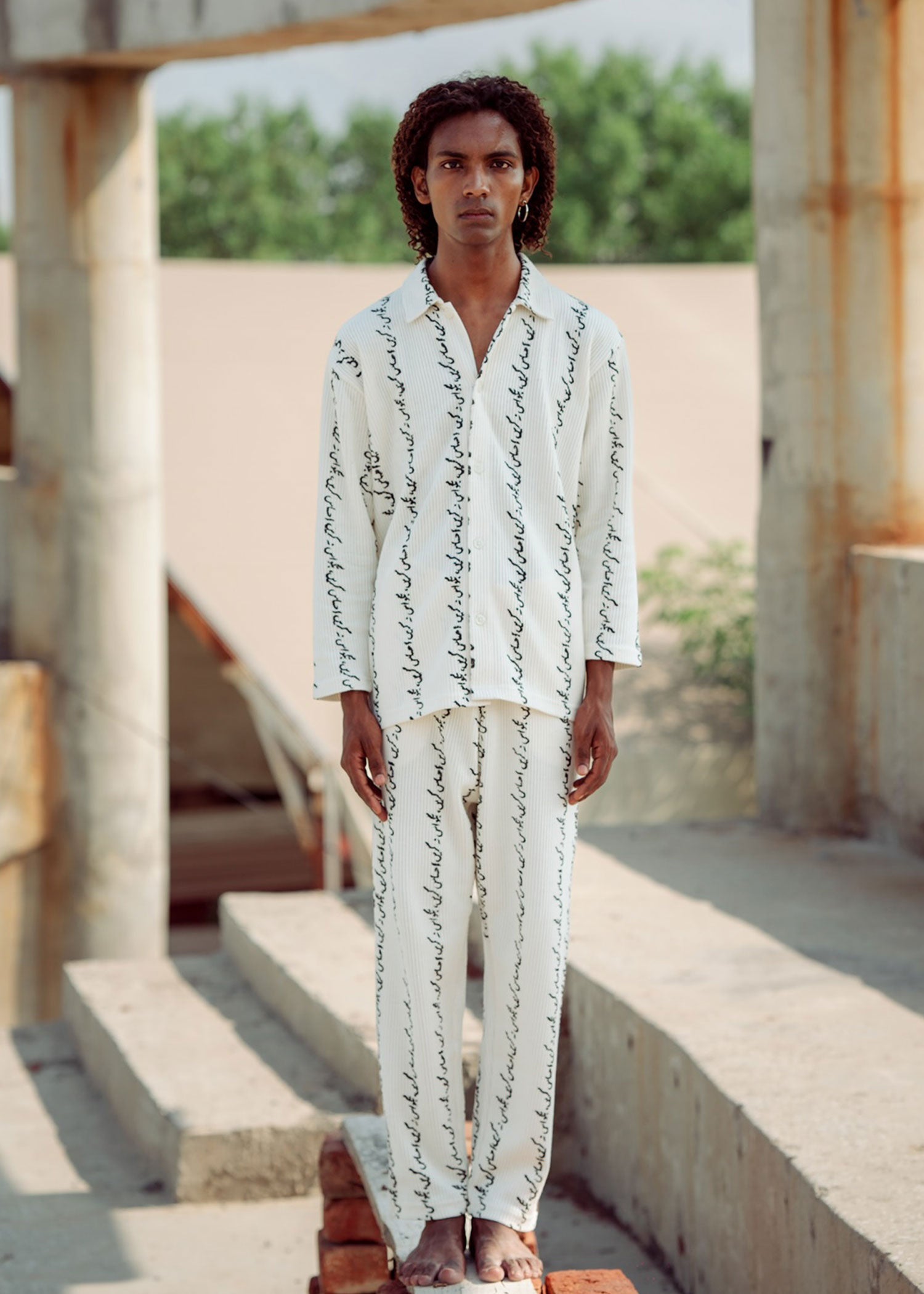 textured wash & wear Casual Shirt in White