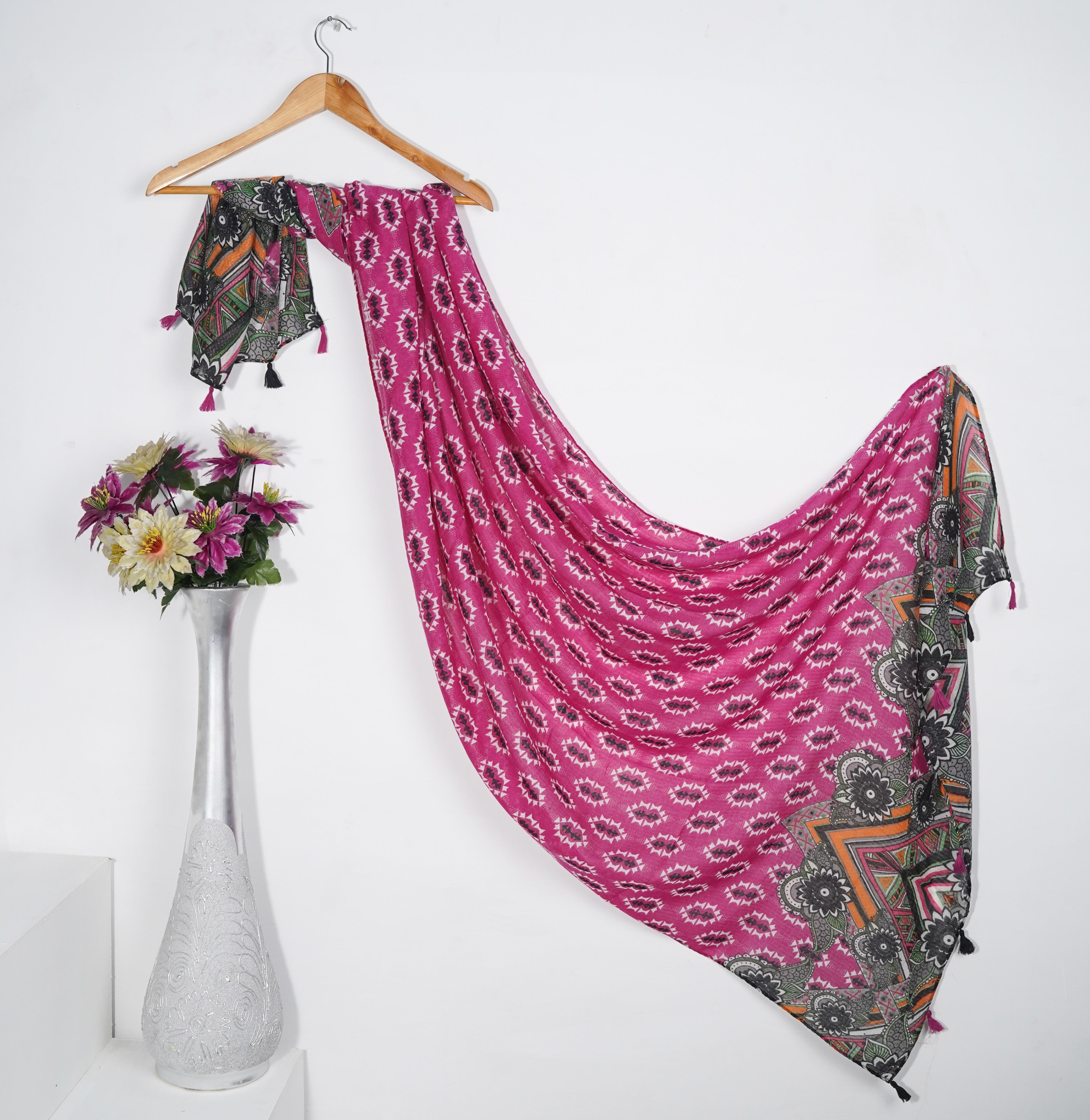 lawn Hijab in Magenta, multi