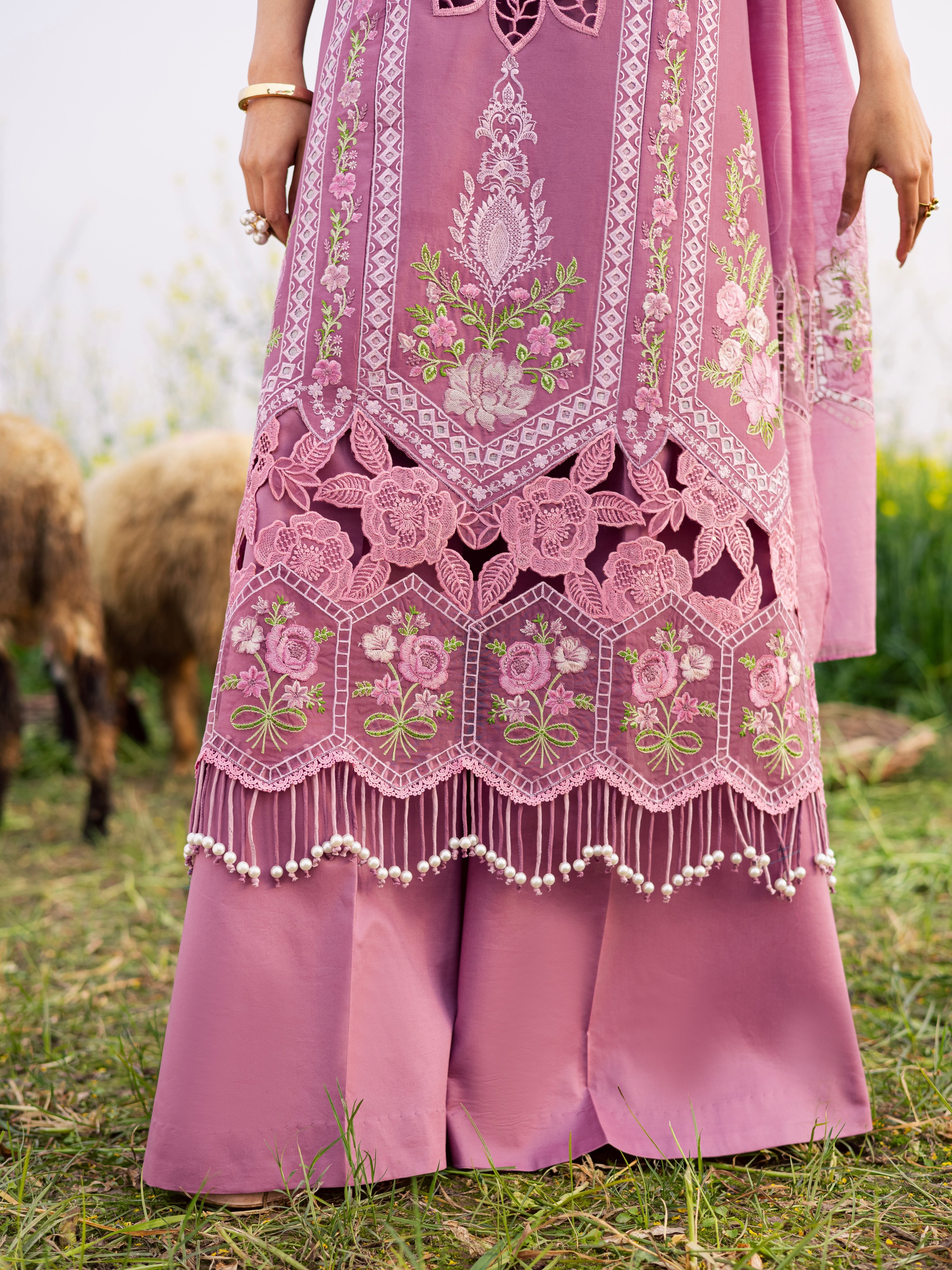 Dil-e-Raqsum Lawn – DQ-02