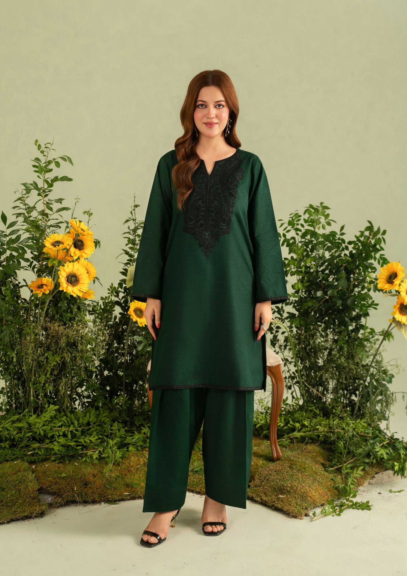 slub khaddar Kurta Set in Bottle green