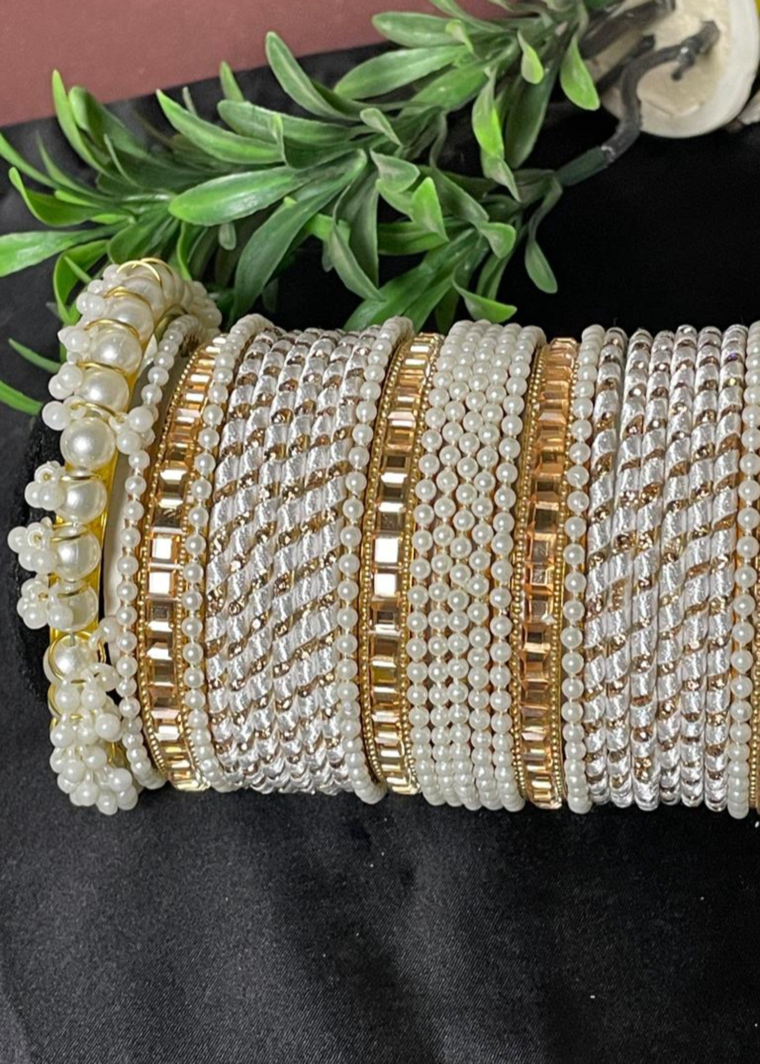 Bangles in White Color by - Trendy Women Bangles ACB1852