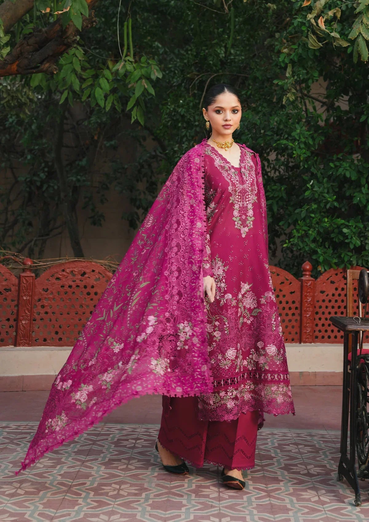Ek Fasana Luxury Lawn – KLB-7A NAVELI