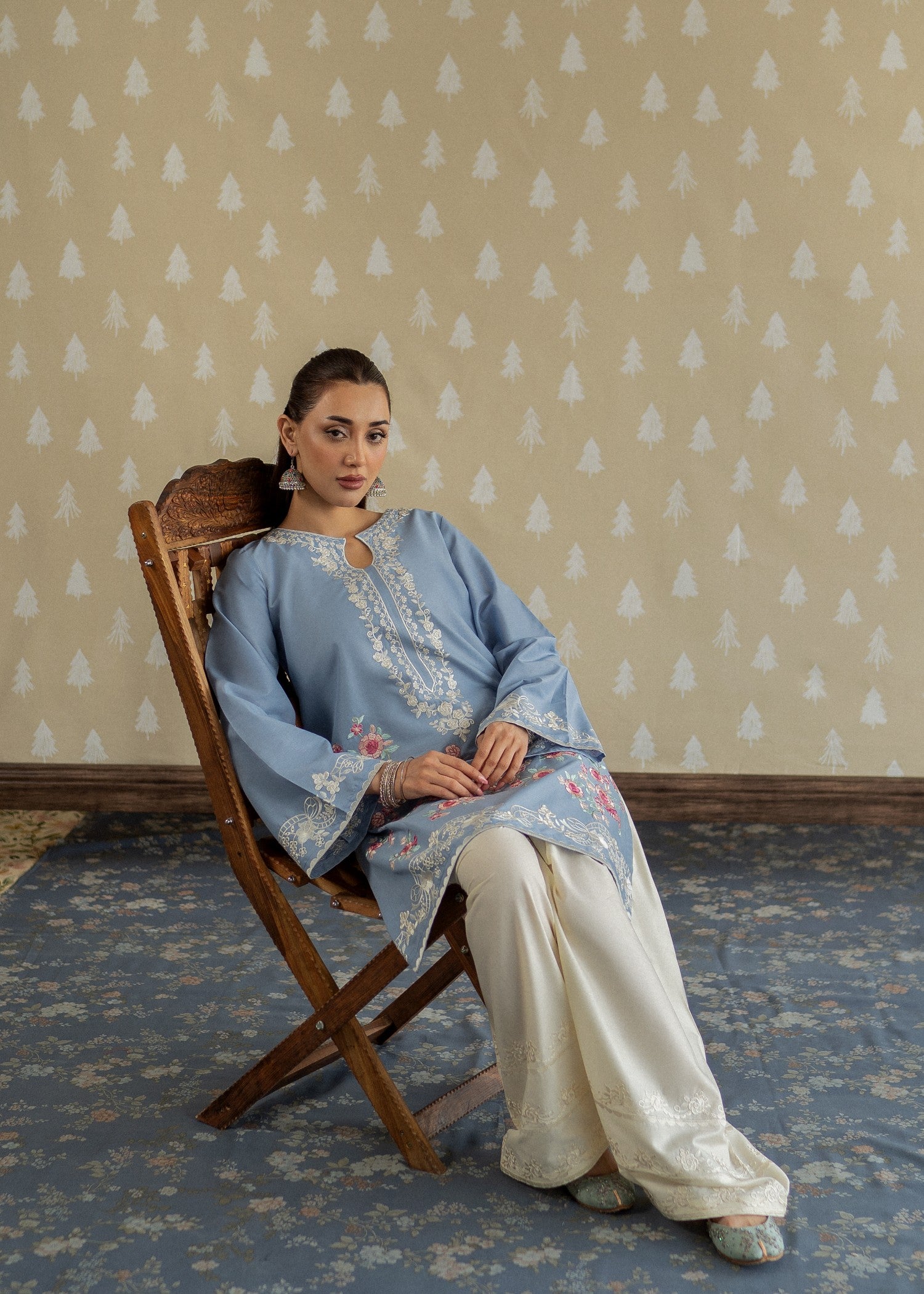 lawn Kurta Set in Off-white, sky