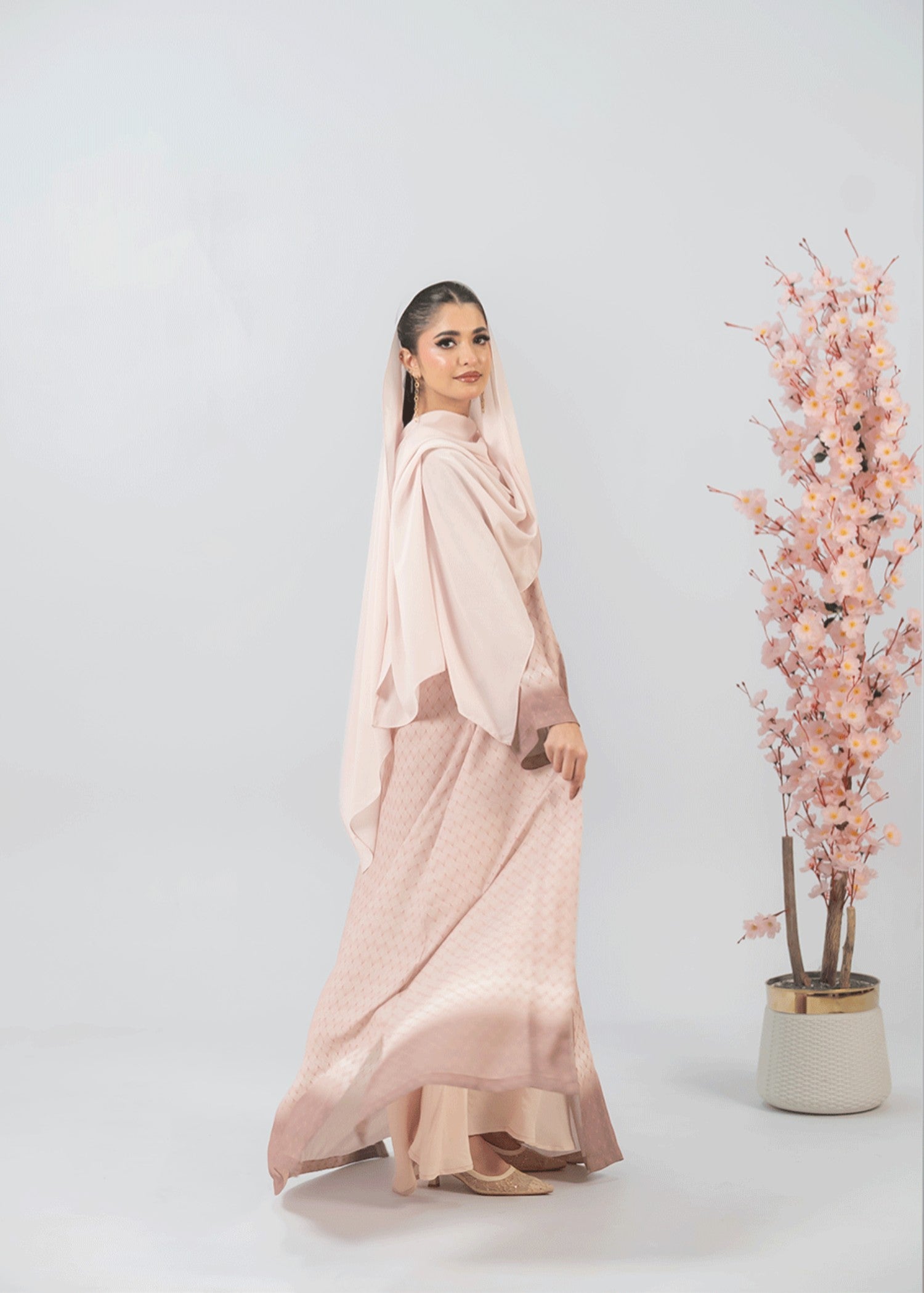 chiffon Abaya in Pastel pink