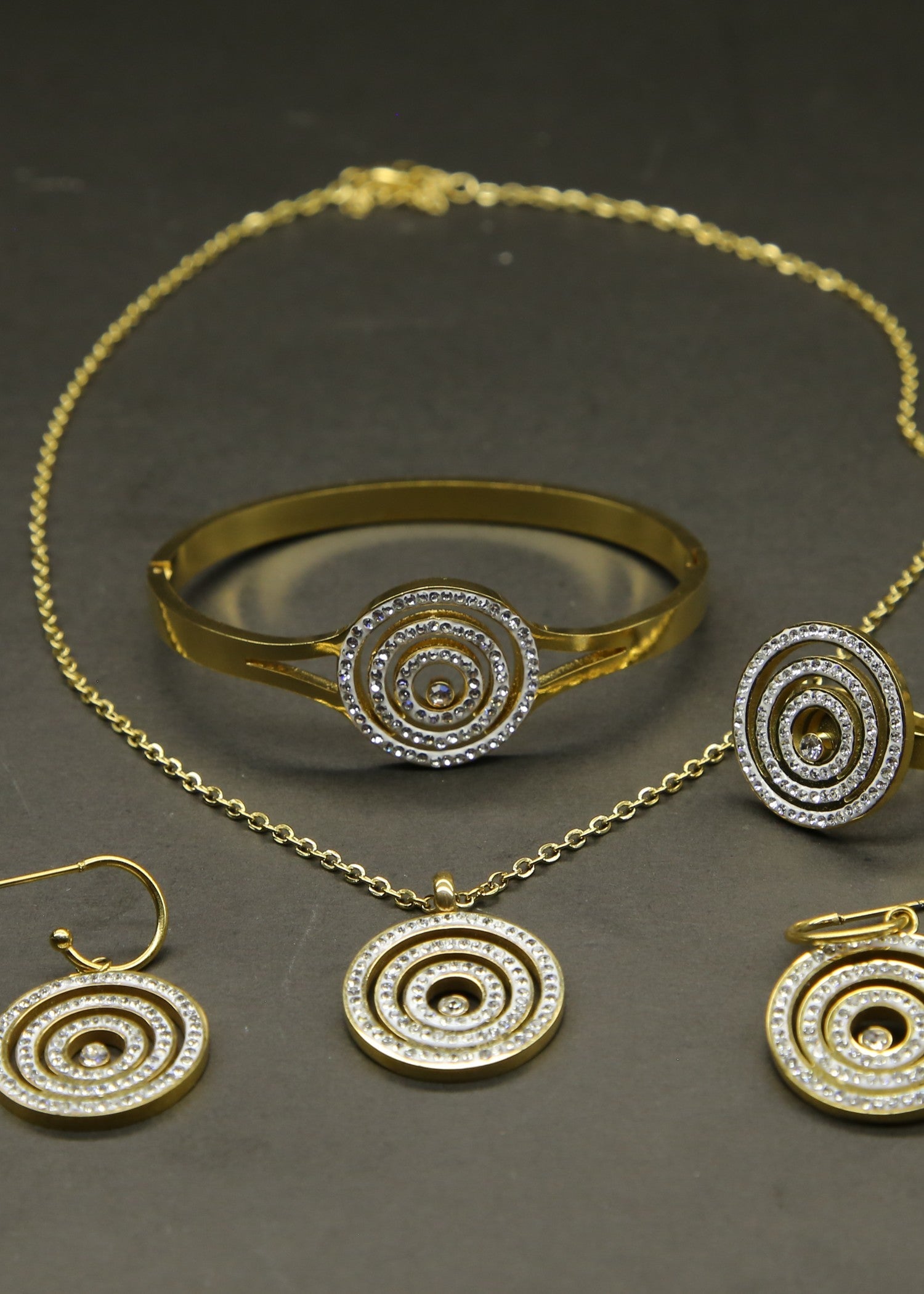 Jewelry Set in White Color by - Trendy Women Jewelry Set KIK0322