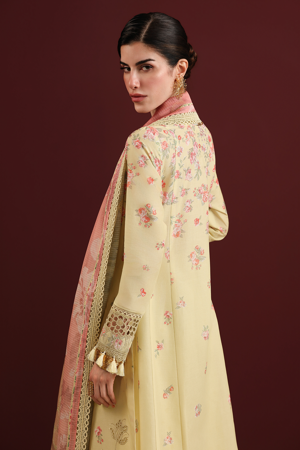 Iris Luxury Festive Lawn – IL26-D07
