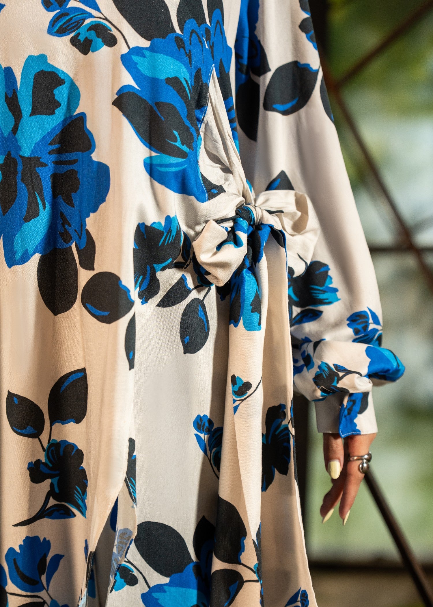 pure viscose Maxi in Off-white, sapphire blue