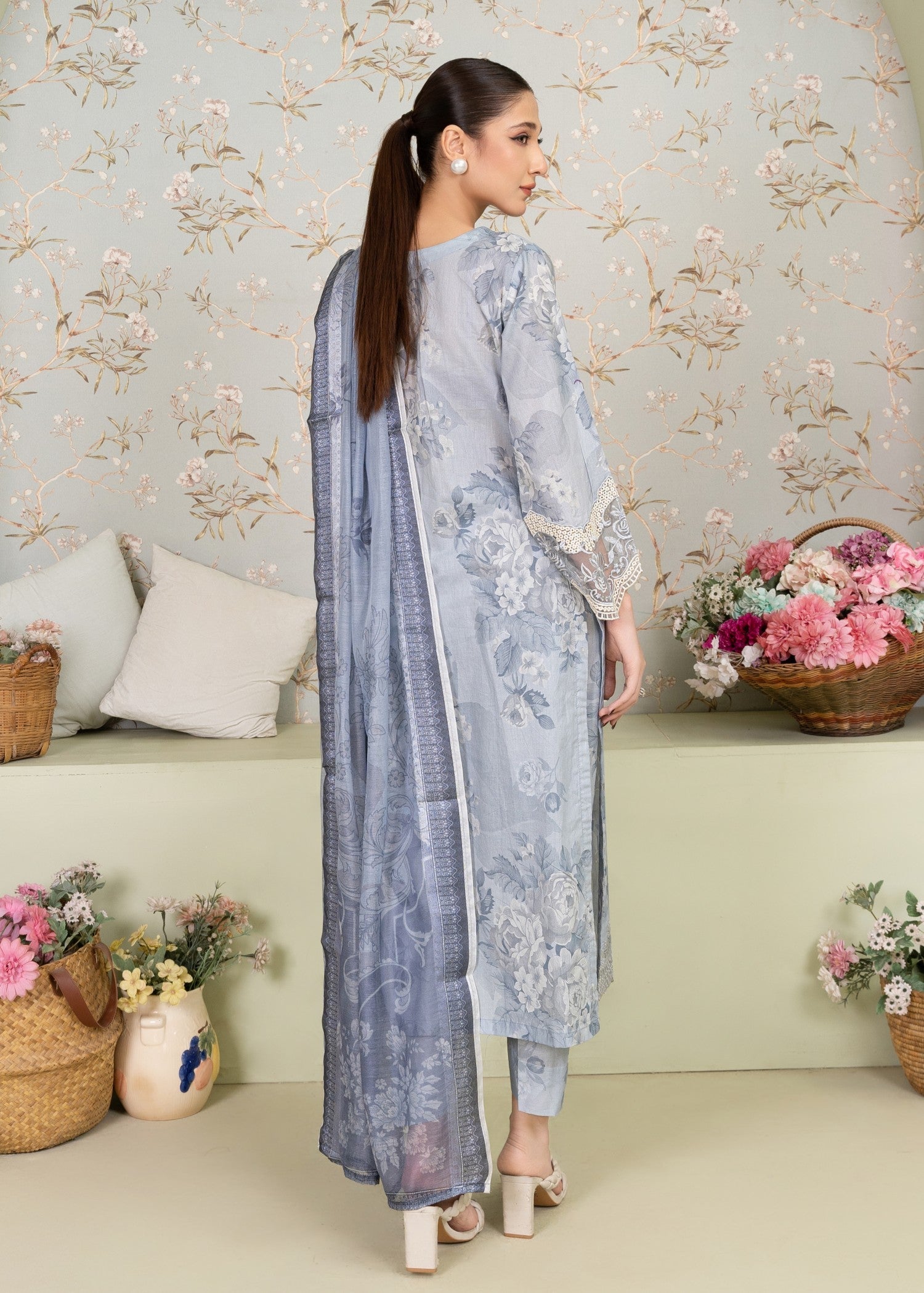 lawn Kurta Set in Duck egg grey