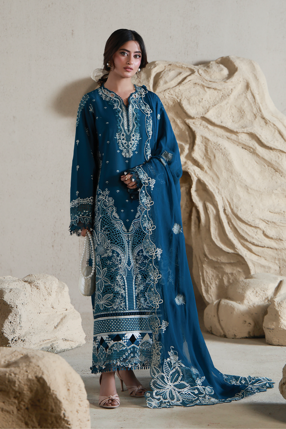Saagar Festive Luxury Lawn – INAYA (AL-09)