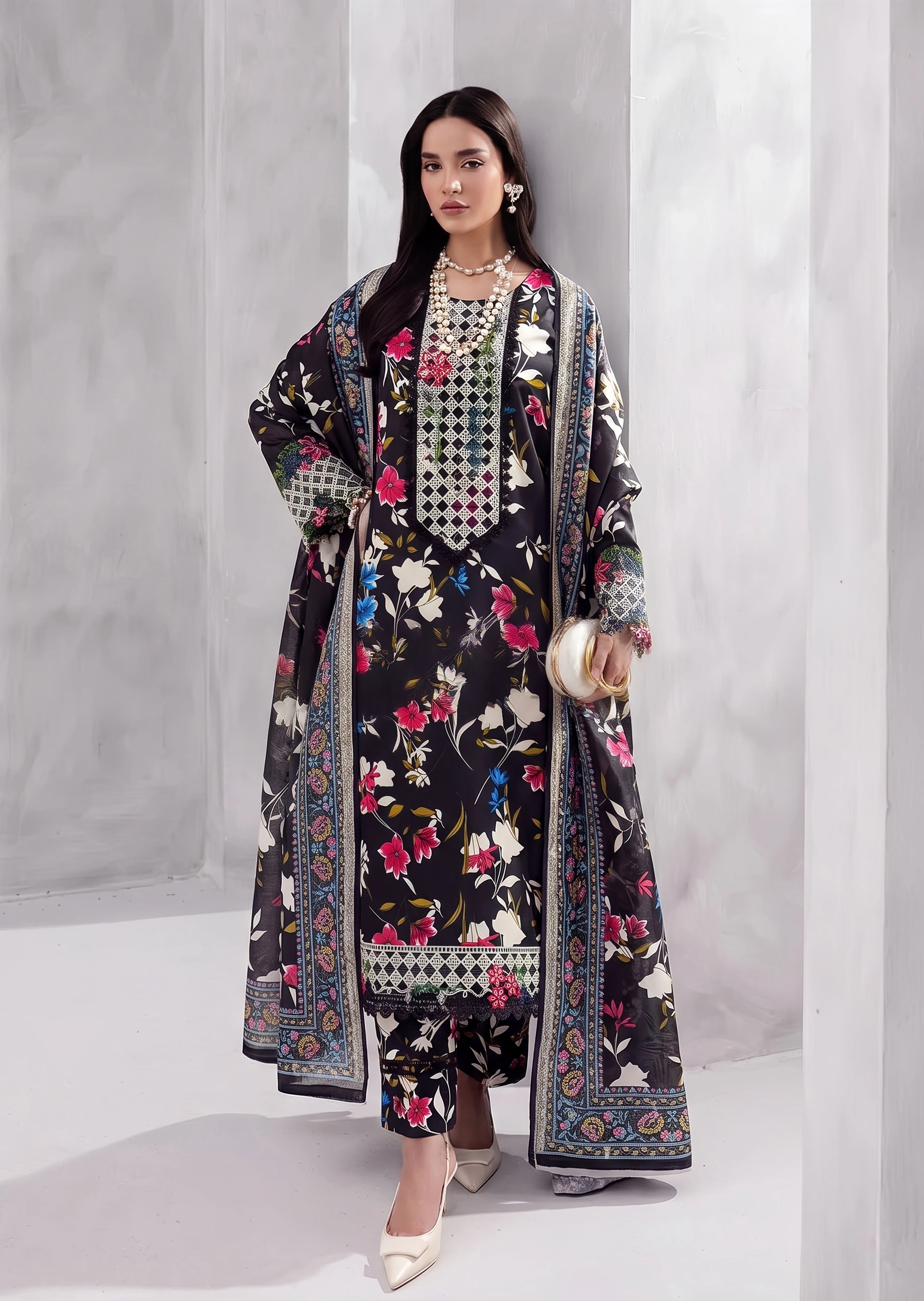 blended grip silk Kurta Set in Black