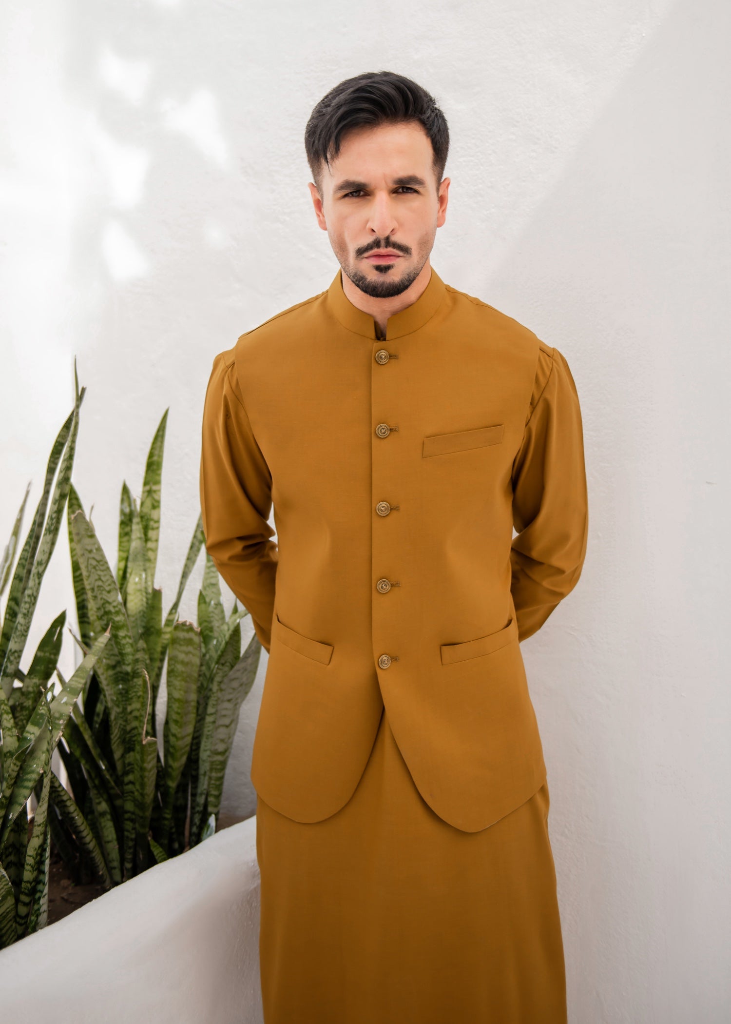 wash & wear Waistcoat in Brown