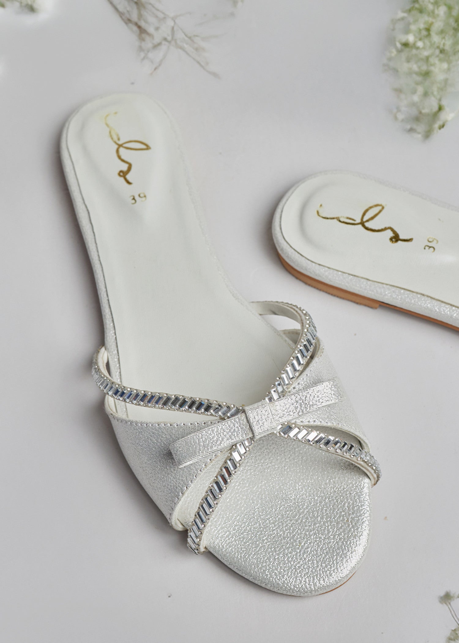 Flats in White by - High Quality Women Flats SYC6039
