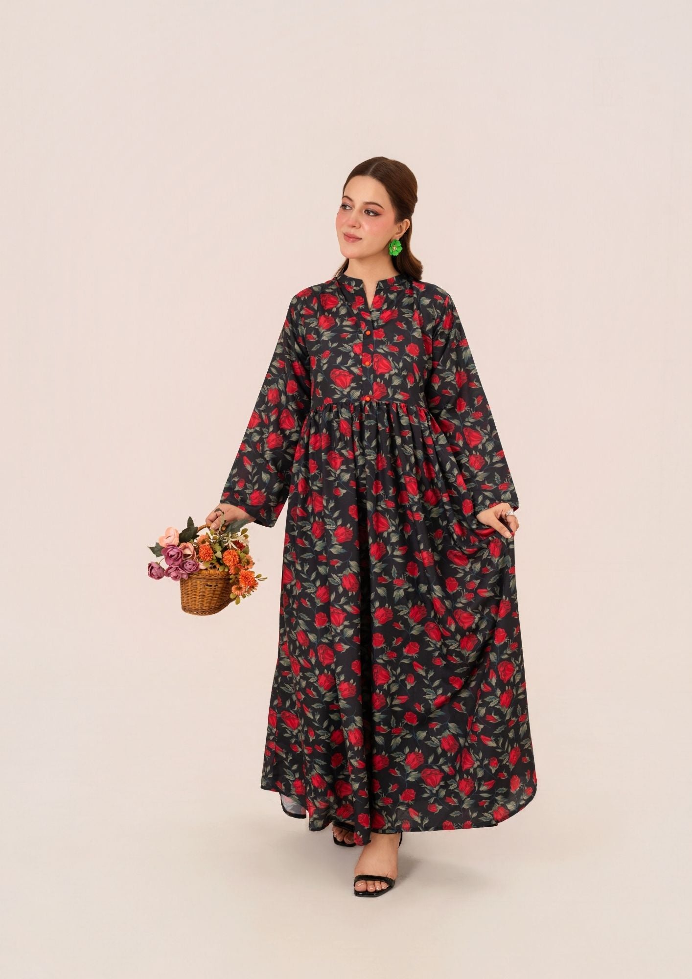 arabic lawn Maxi in Black