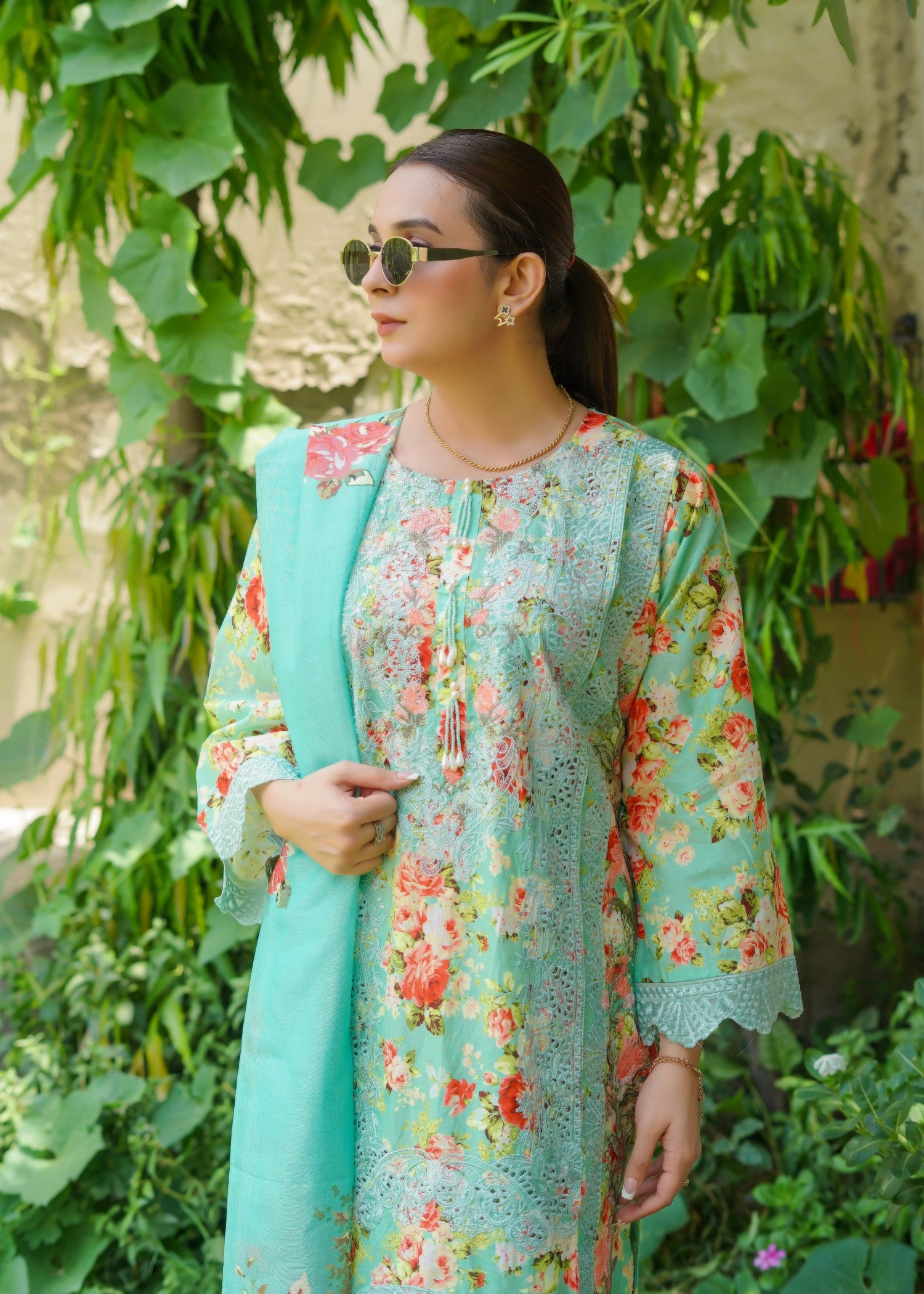 swiss lawn Kurta Set in Spring green