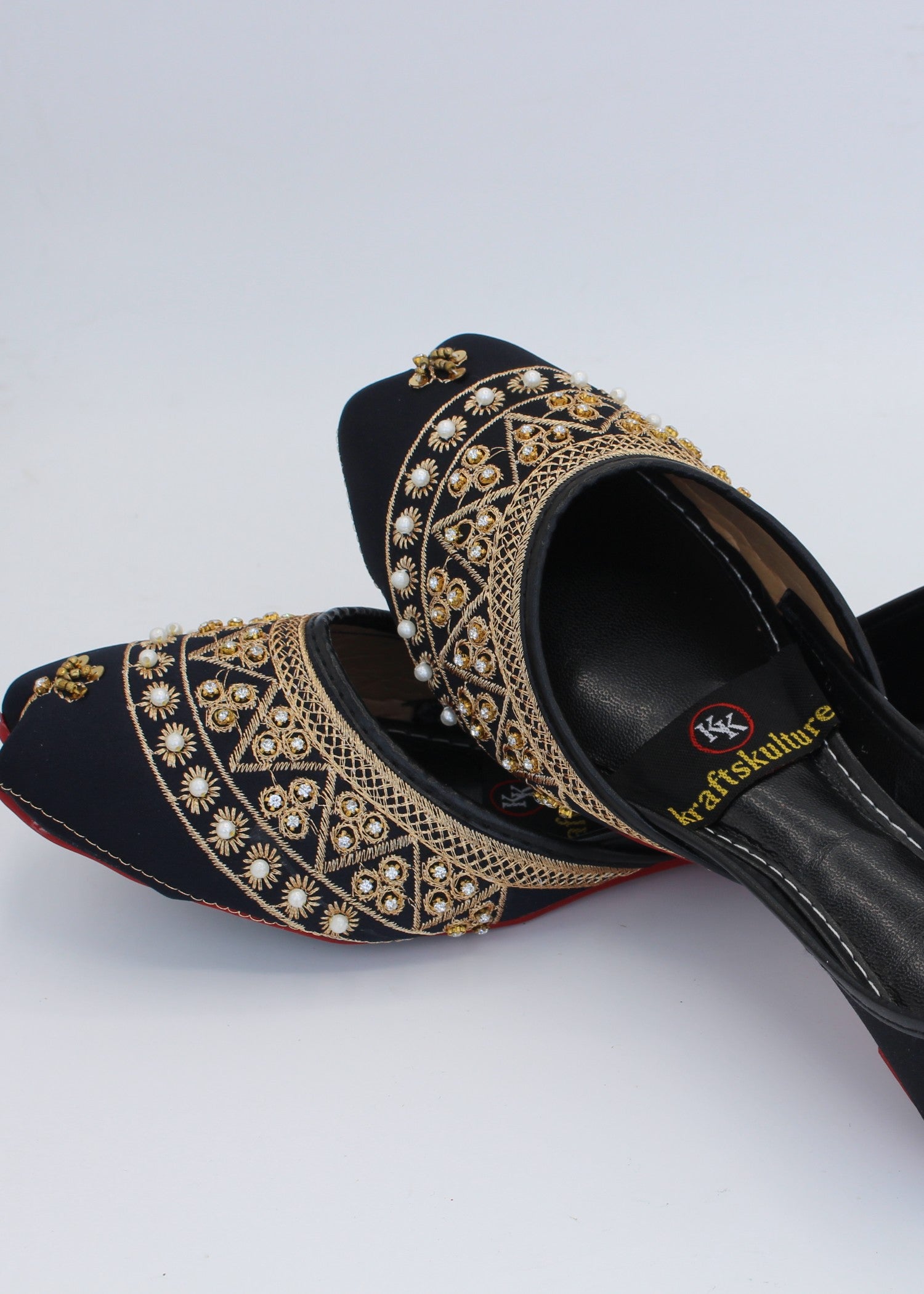 Khussa in Black, gold by - High Quality Women Khussa SMP3105
