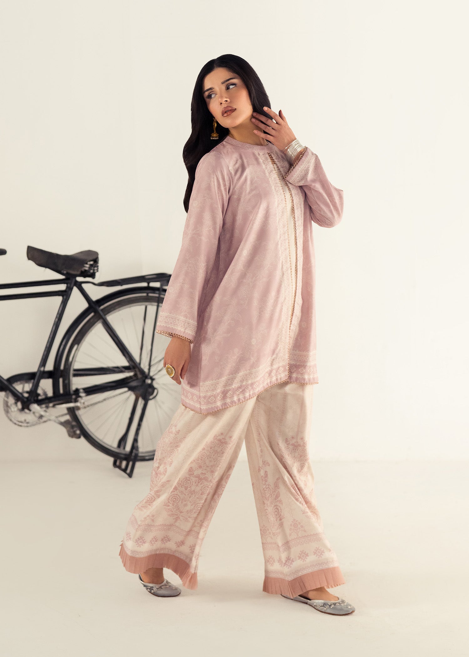 slub lawn Gown in Mauve pink