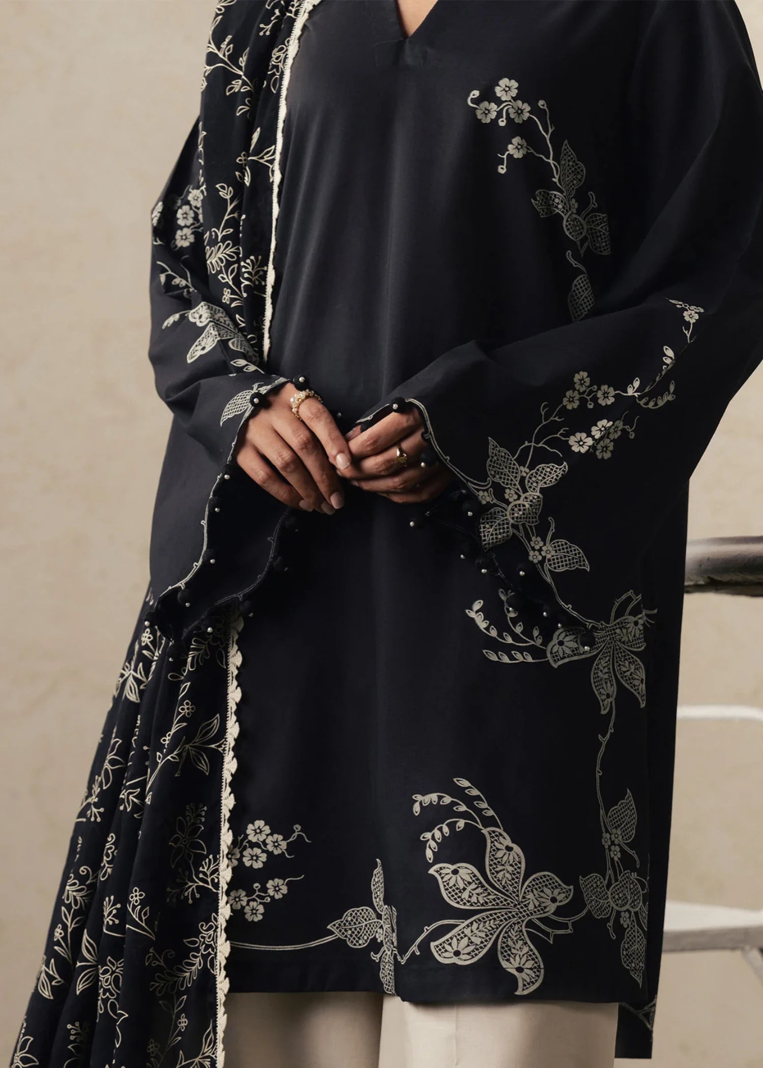 cambric Unstitched in Black