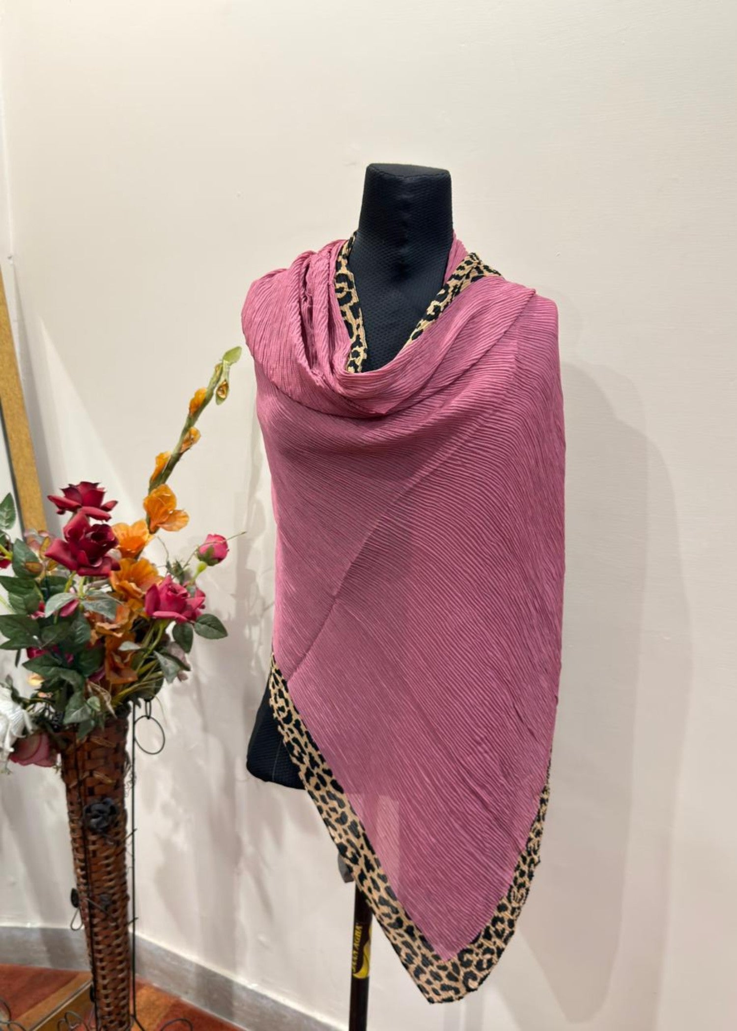 textured lawn Hijab in Zinnia pink