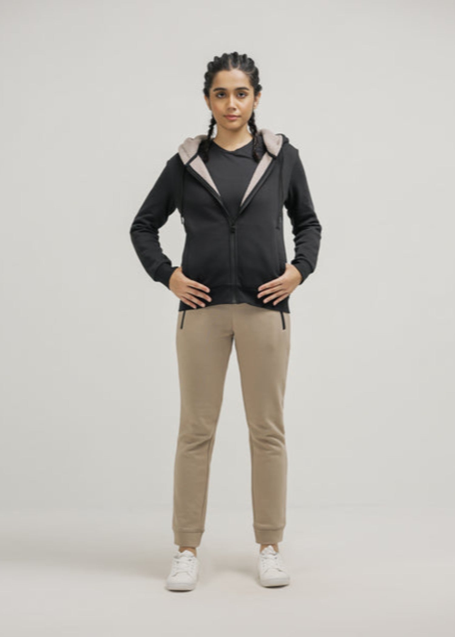 fleece Trousers in Khaki brown