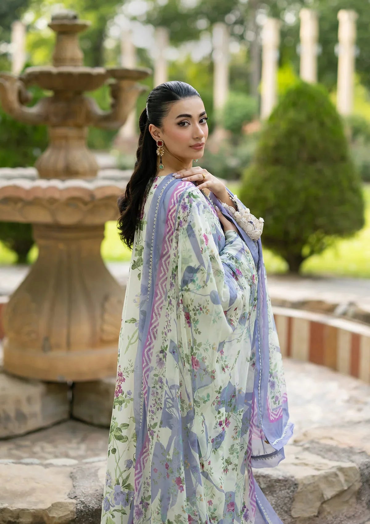 Signature Lawn Edit – 3b Katie