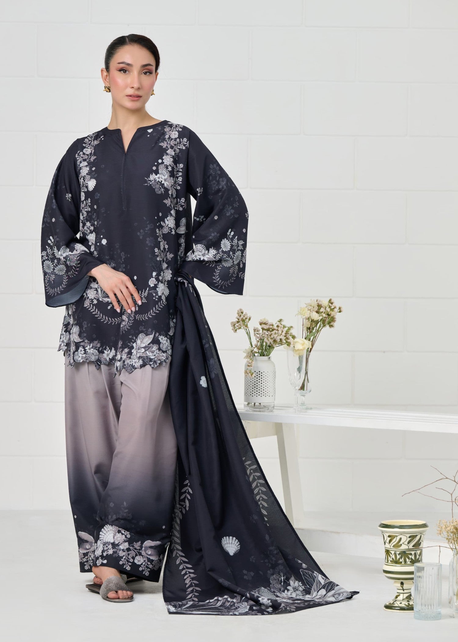 Dupatta in Black Color by - Trendy Women Dupatta CXF9867