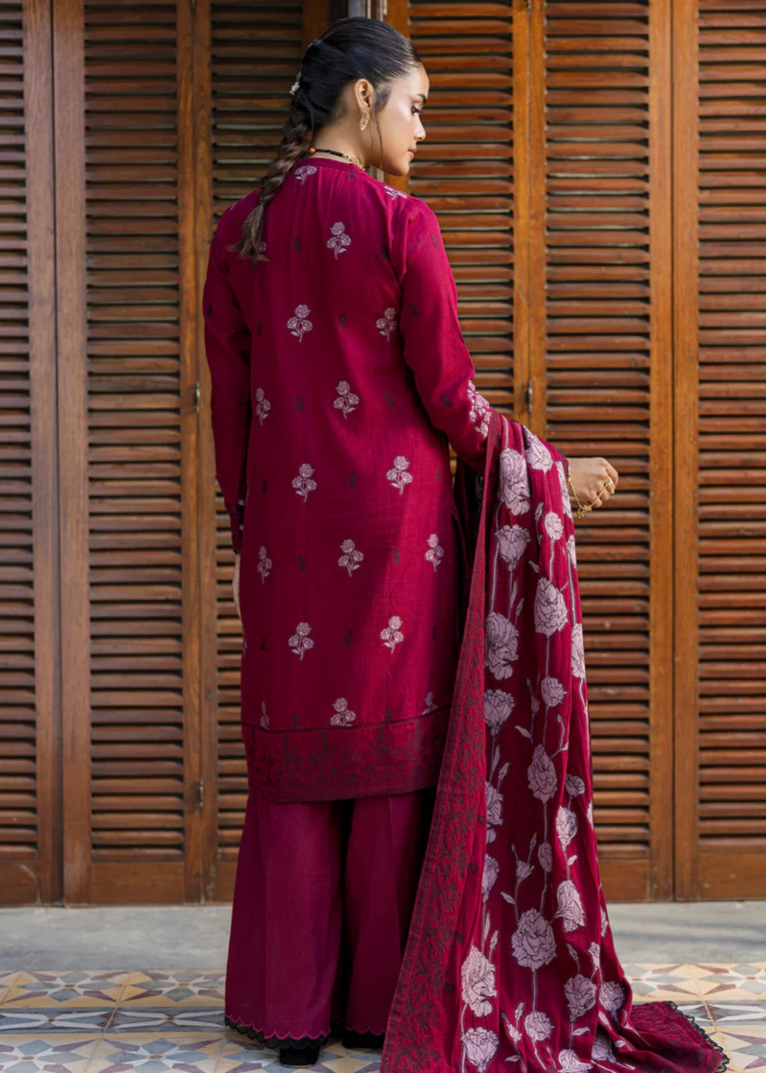 jacquard Unstitched in Burgundy
