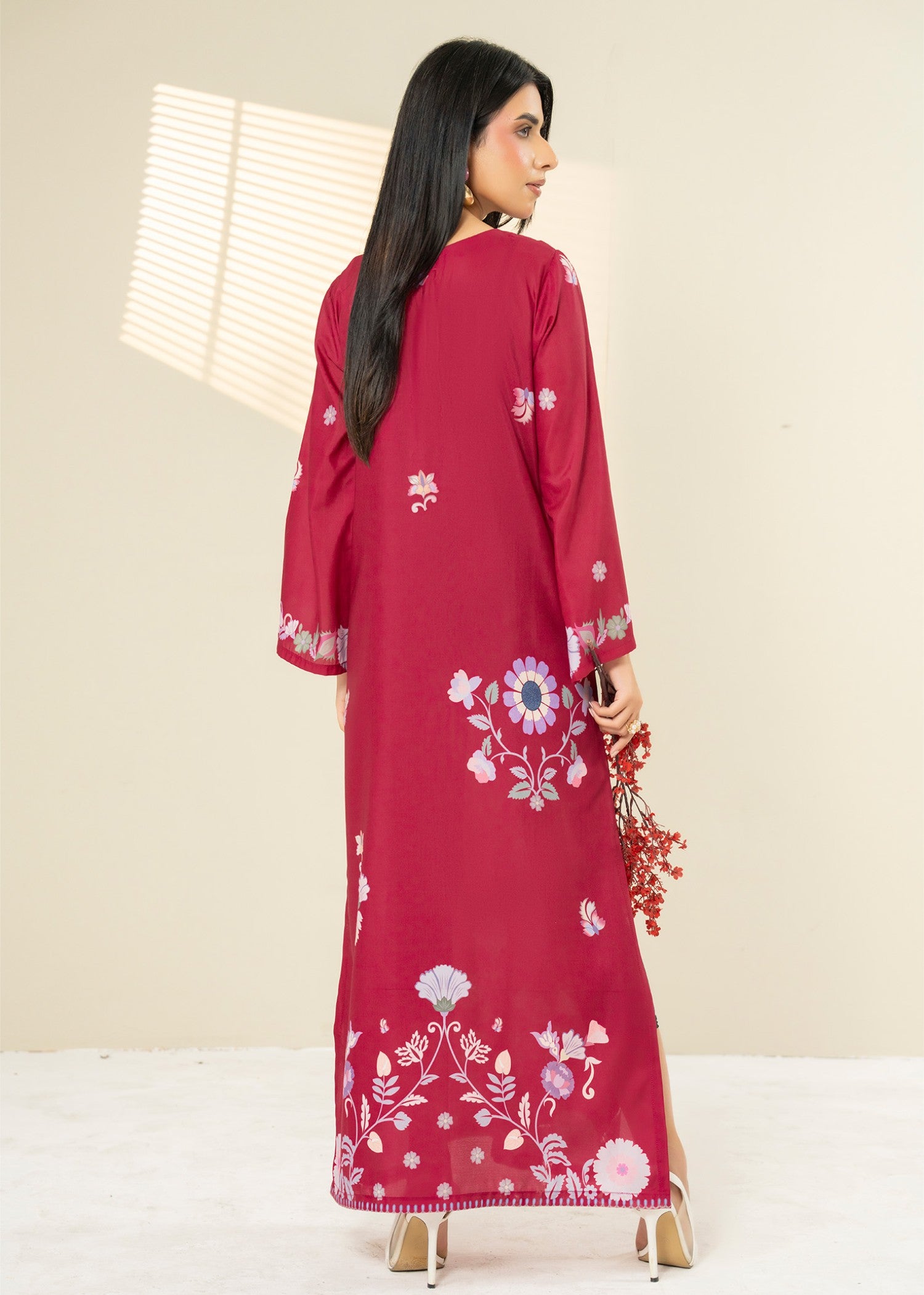lawn Kaftan in Maroon