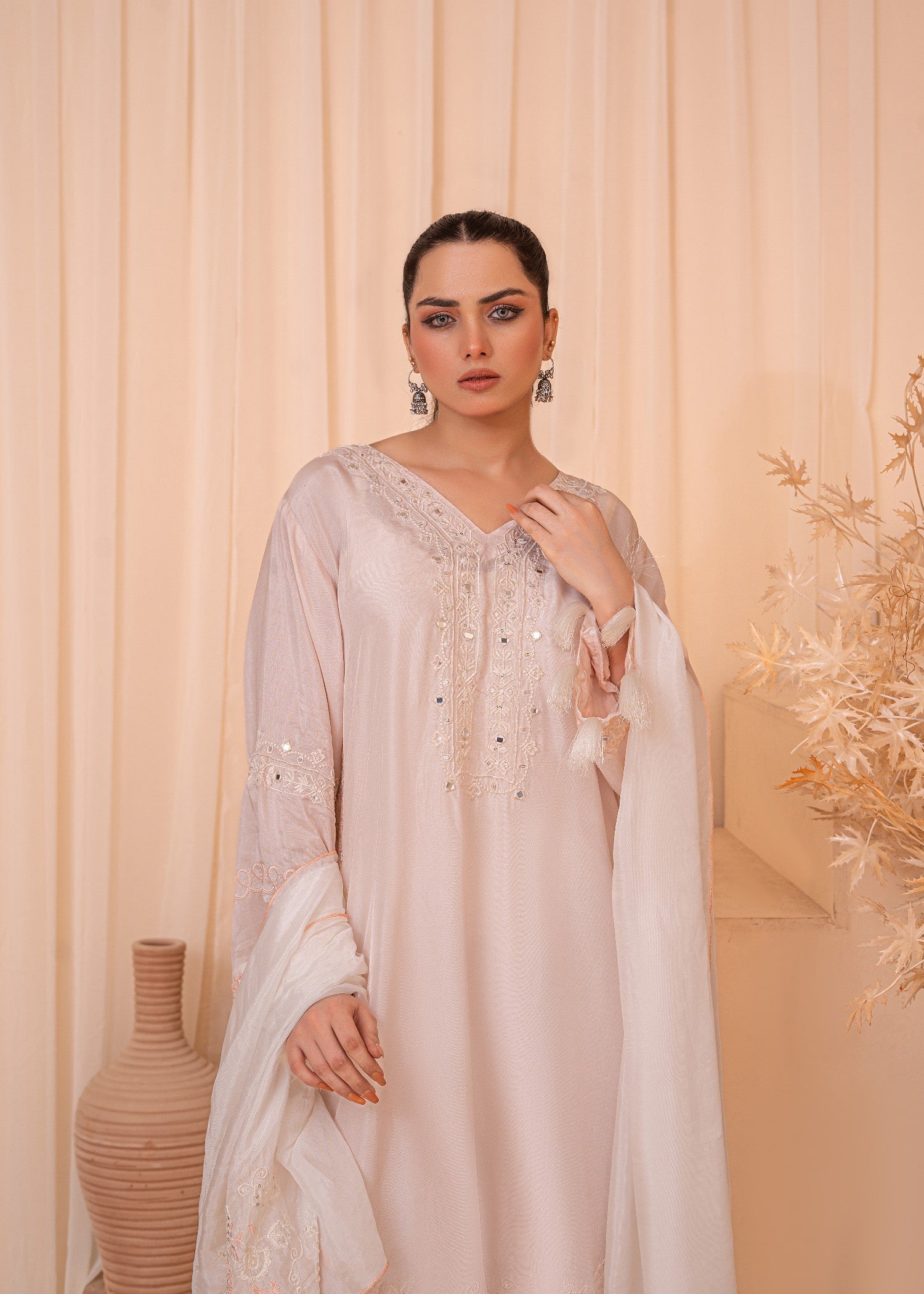 silk Kaftan in White, pink