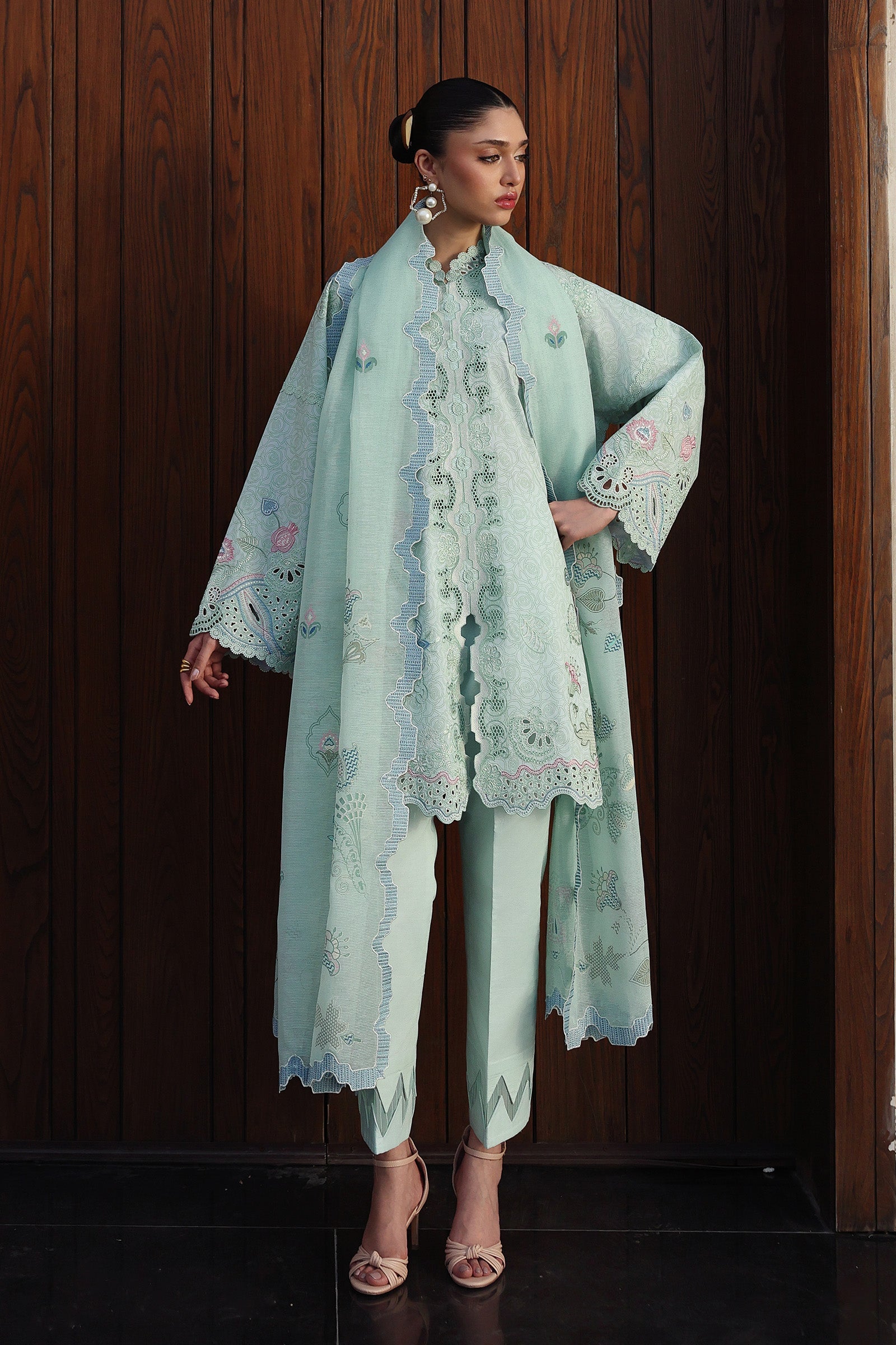 Qline Lawn Drop II – QKL-07 LEYA
