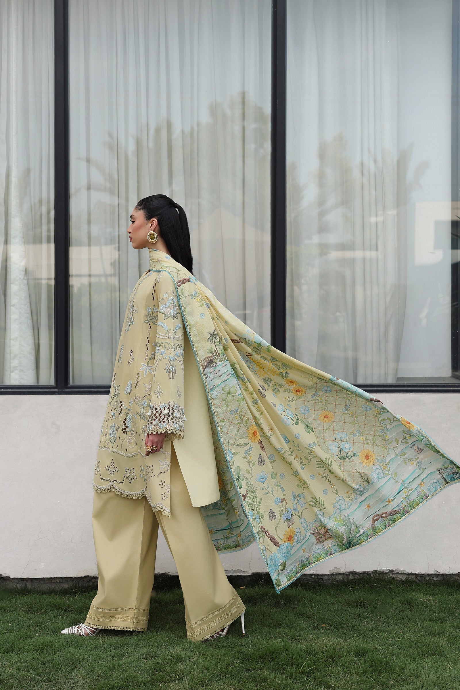 Qline Lawn Drop II – QKL-11 MEIRA