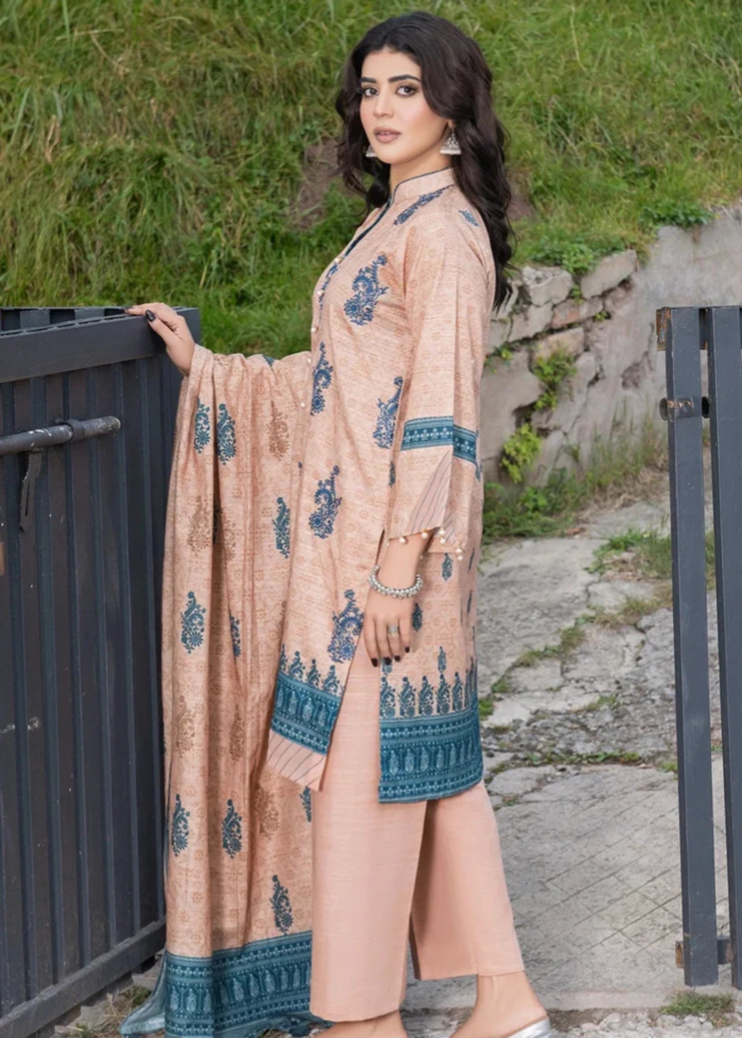 khaddar Unstitched in Blush pink