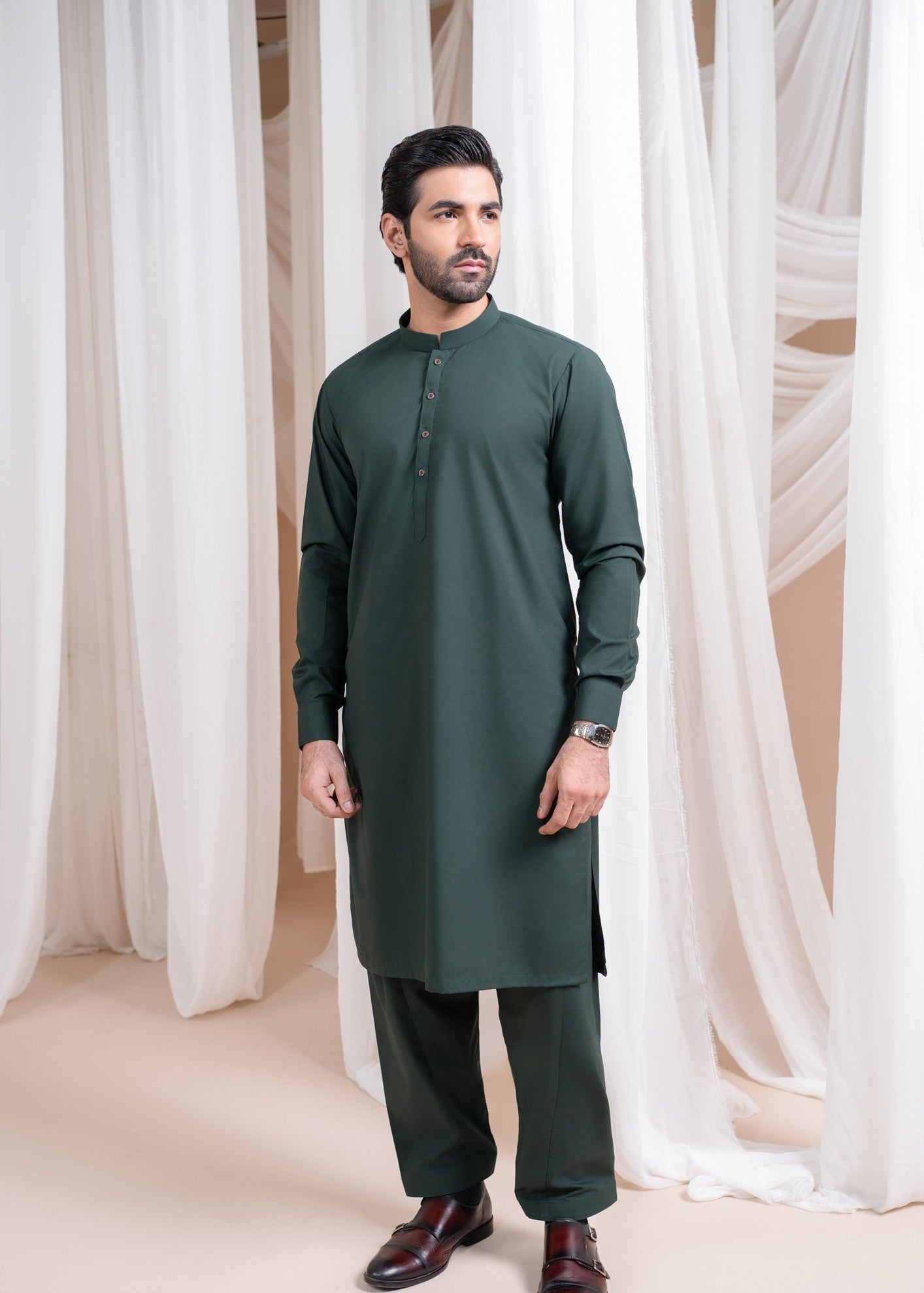 wash & wear Shalwar Kameez in Bottle green