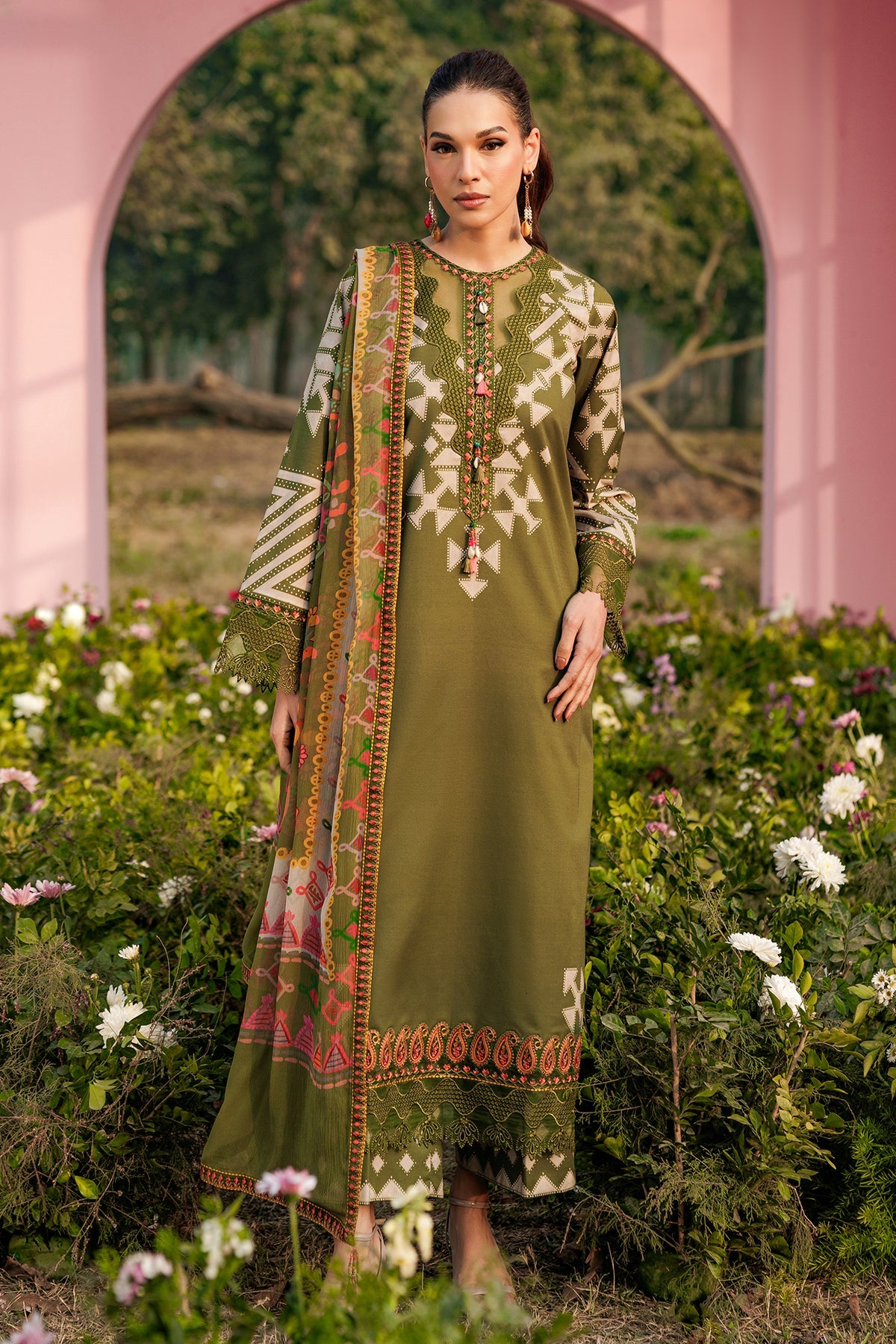 Rang-e-Bahar Lawn – CRB6-04