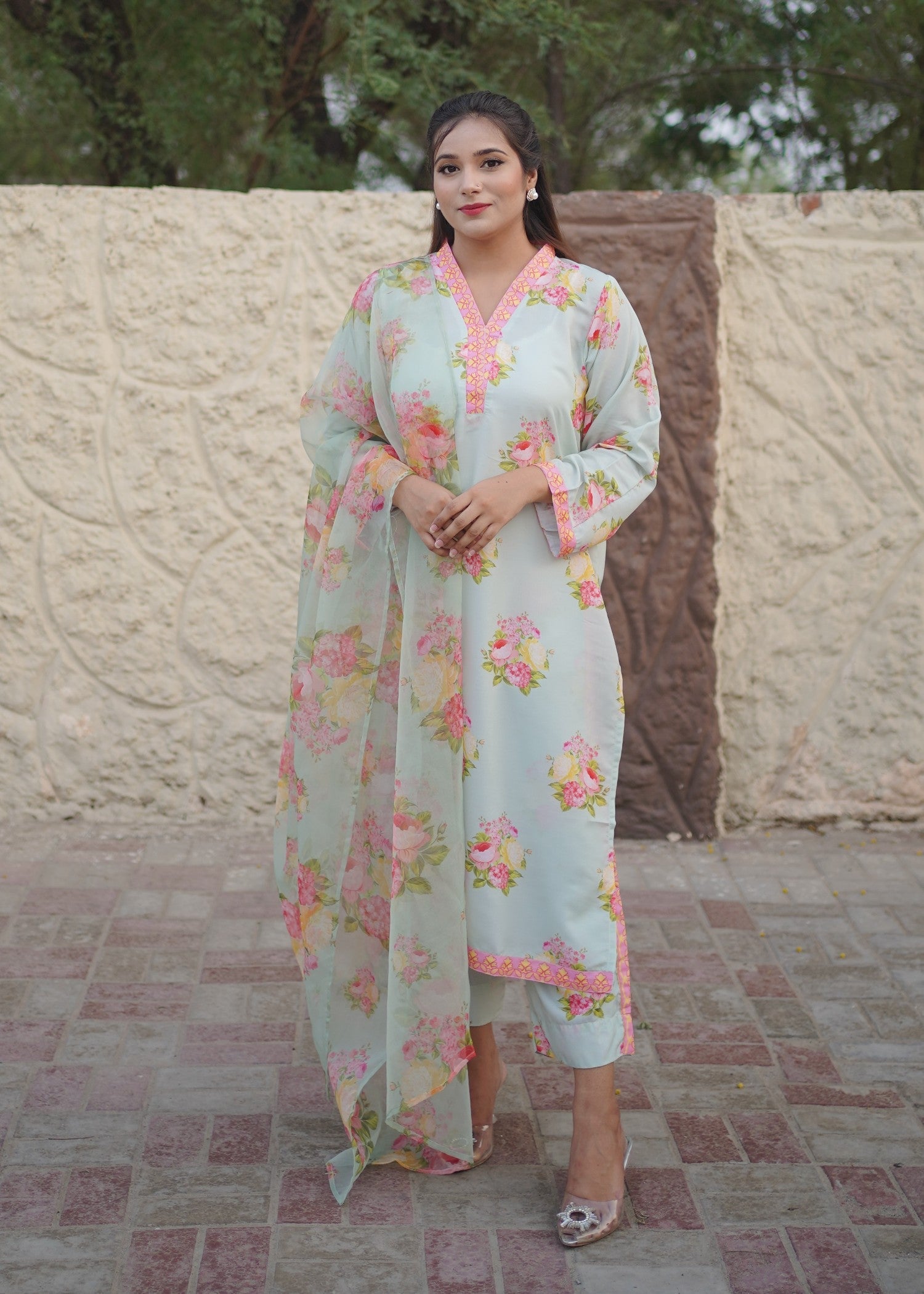 swiss lawn Kurta Set in Pastel green