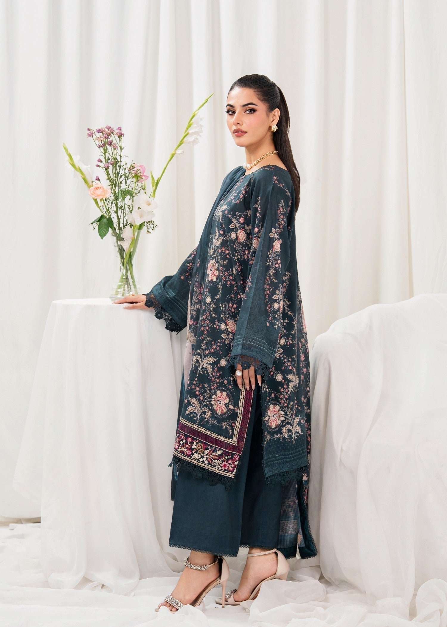 lawn Kurta Set in Charcoal