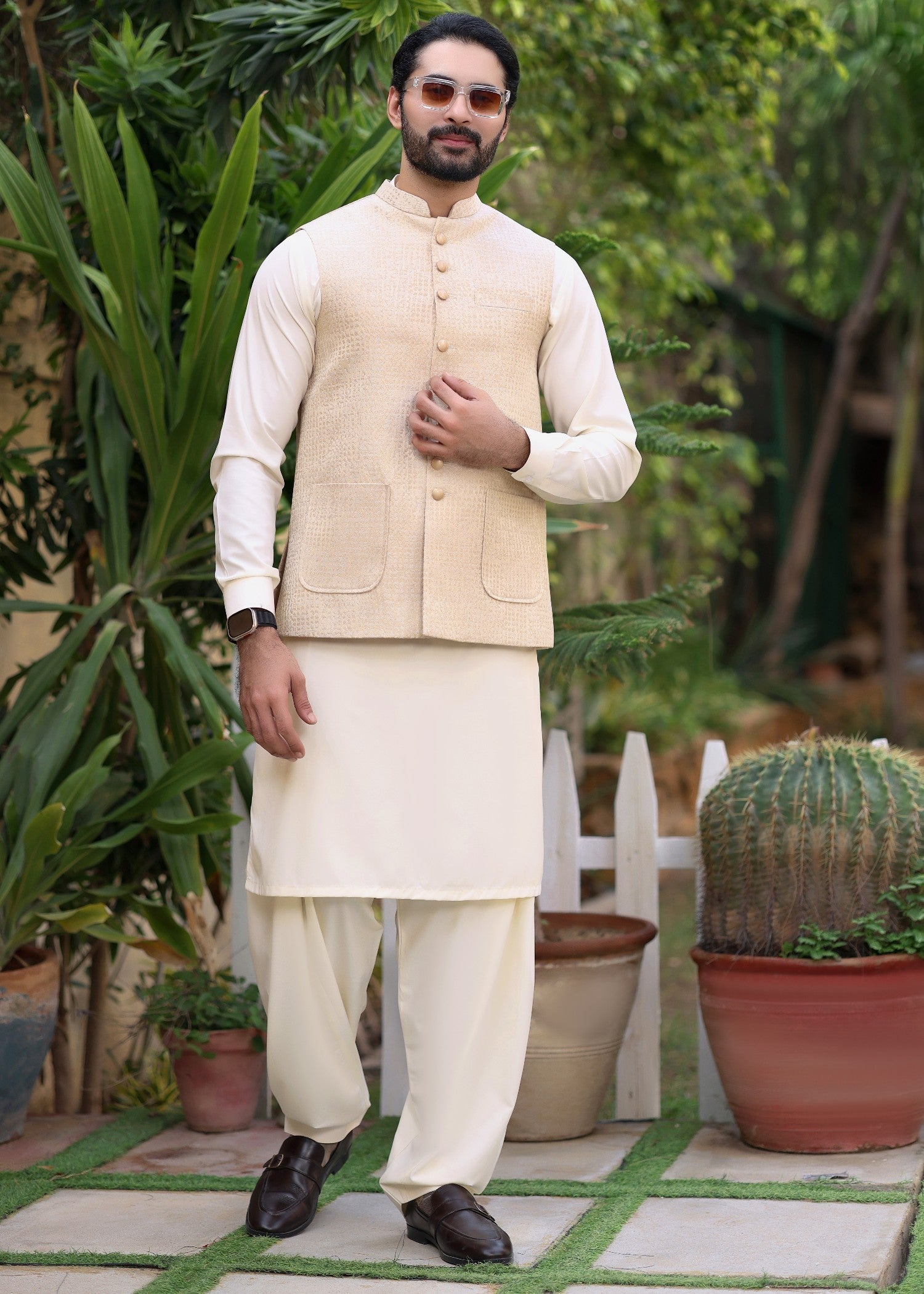 suiting Waistcoat in Gold