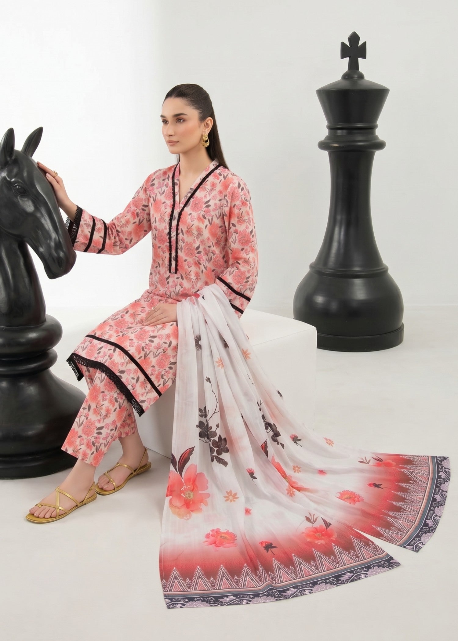 lawn Kurta Set in Tea rose pink