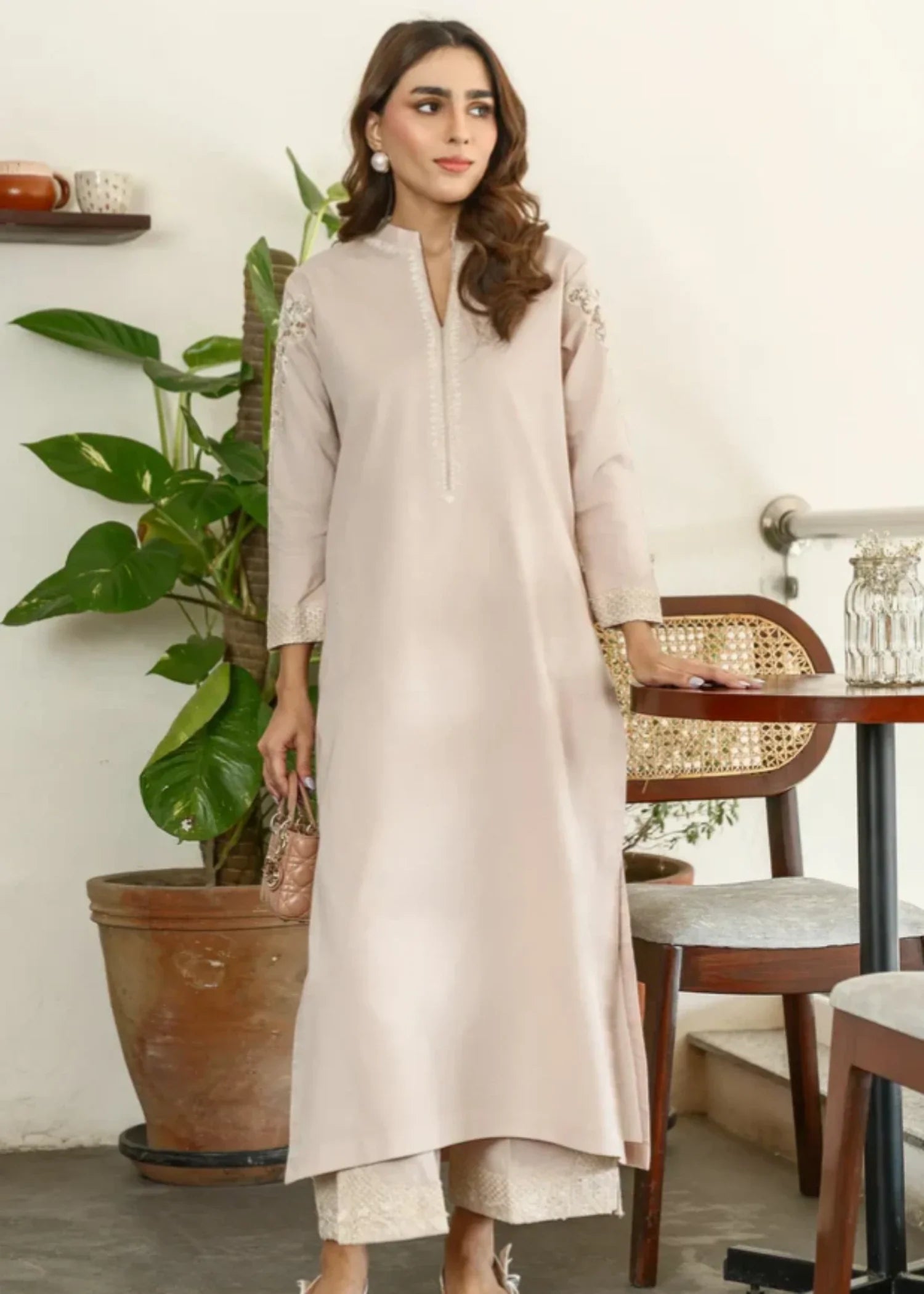 lawn Kurta Set in Timberwolf