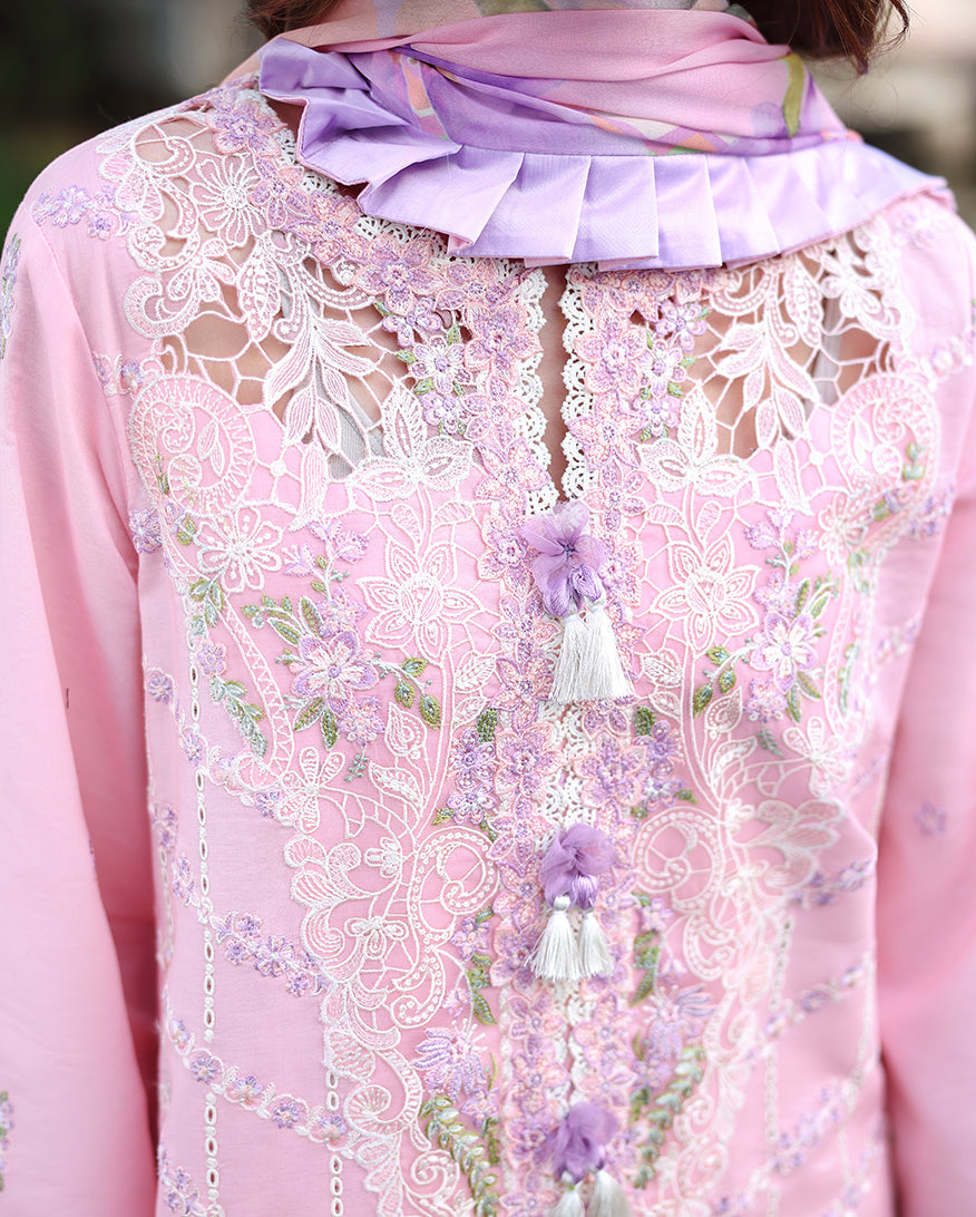 Secret Garden Lawn – Moonpetal