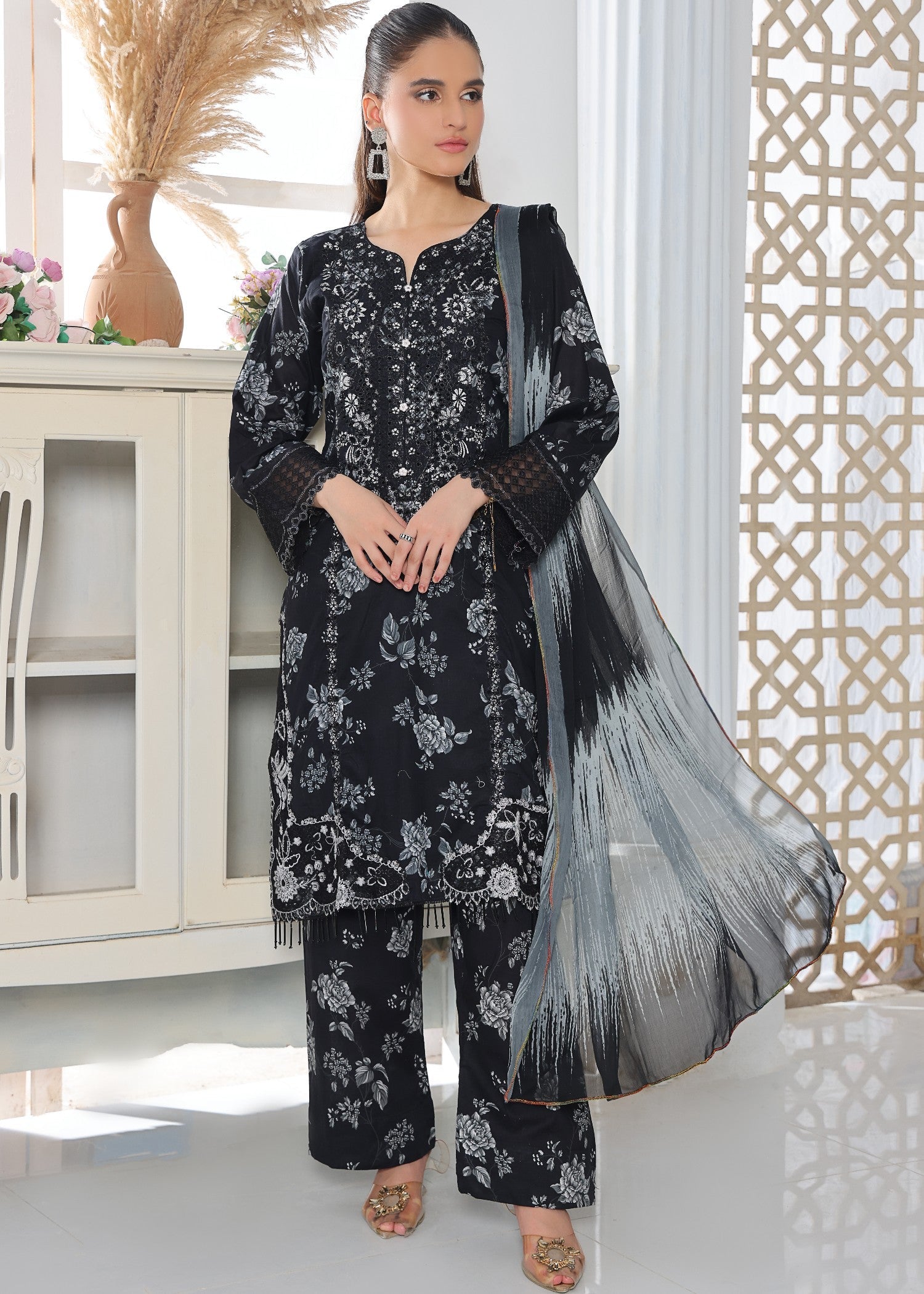 lawn Unstitched in Smoke black