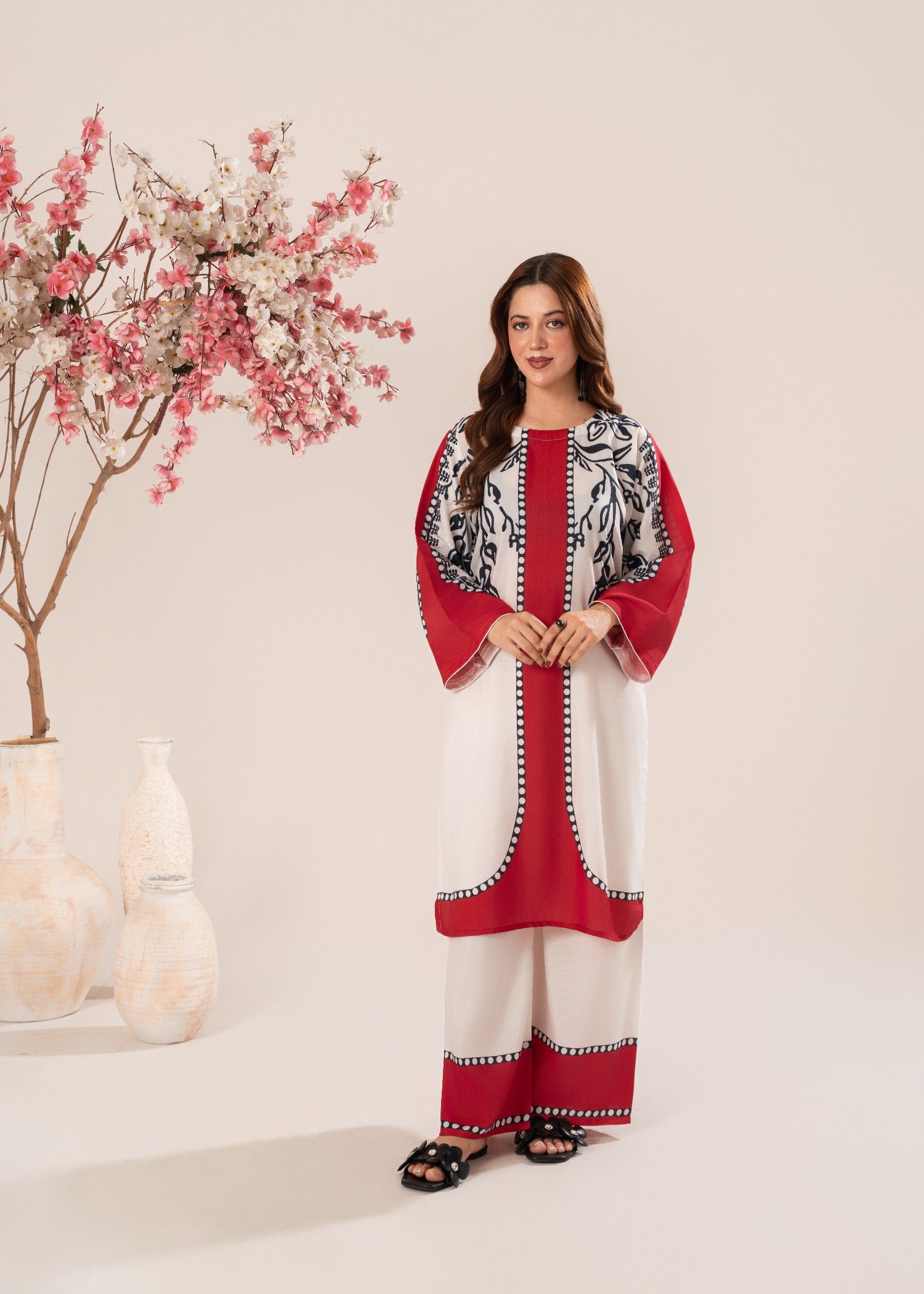 silk grip Kurta Set in White, red