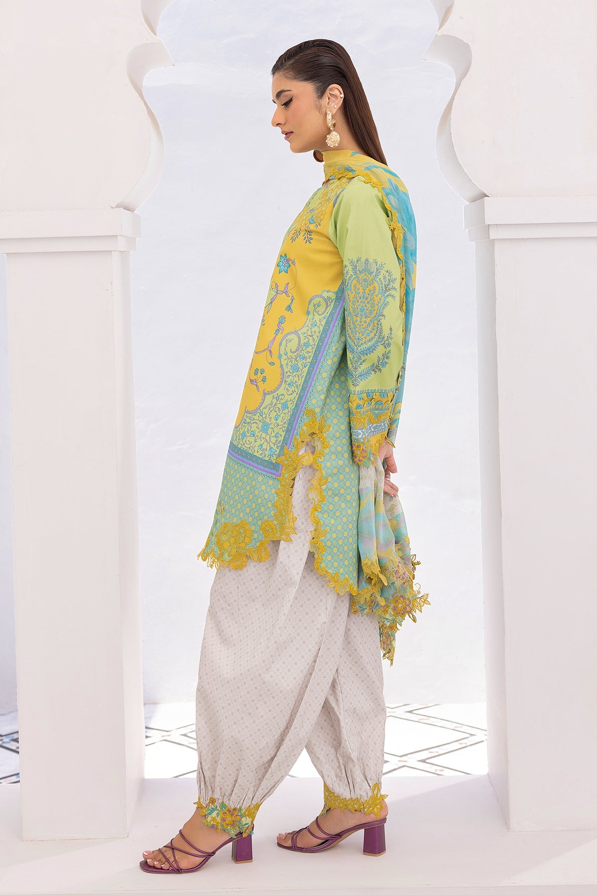 Rang-e-Bahar Lawn – CRB6-26