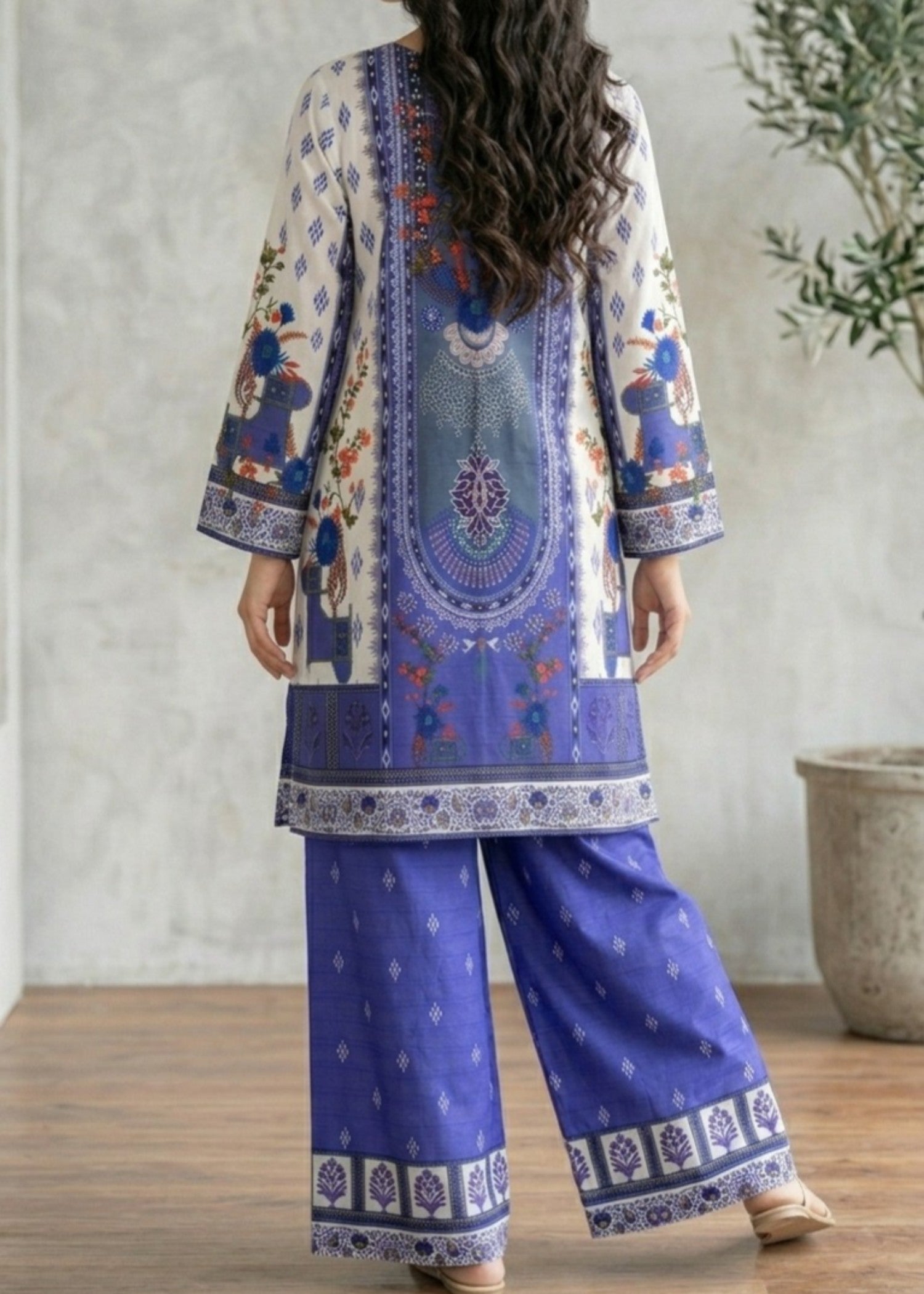 silk grip Kurta Set in Sapphire blue, white