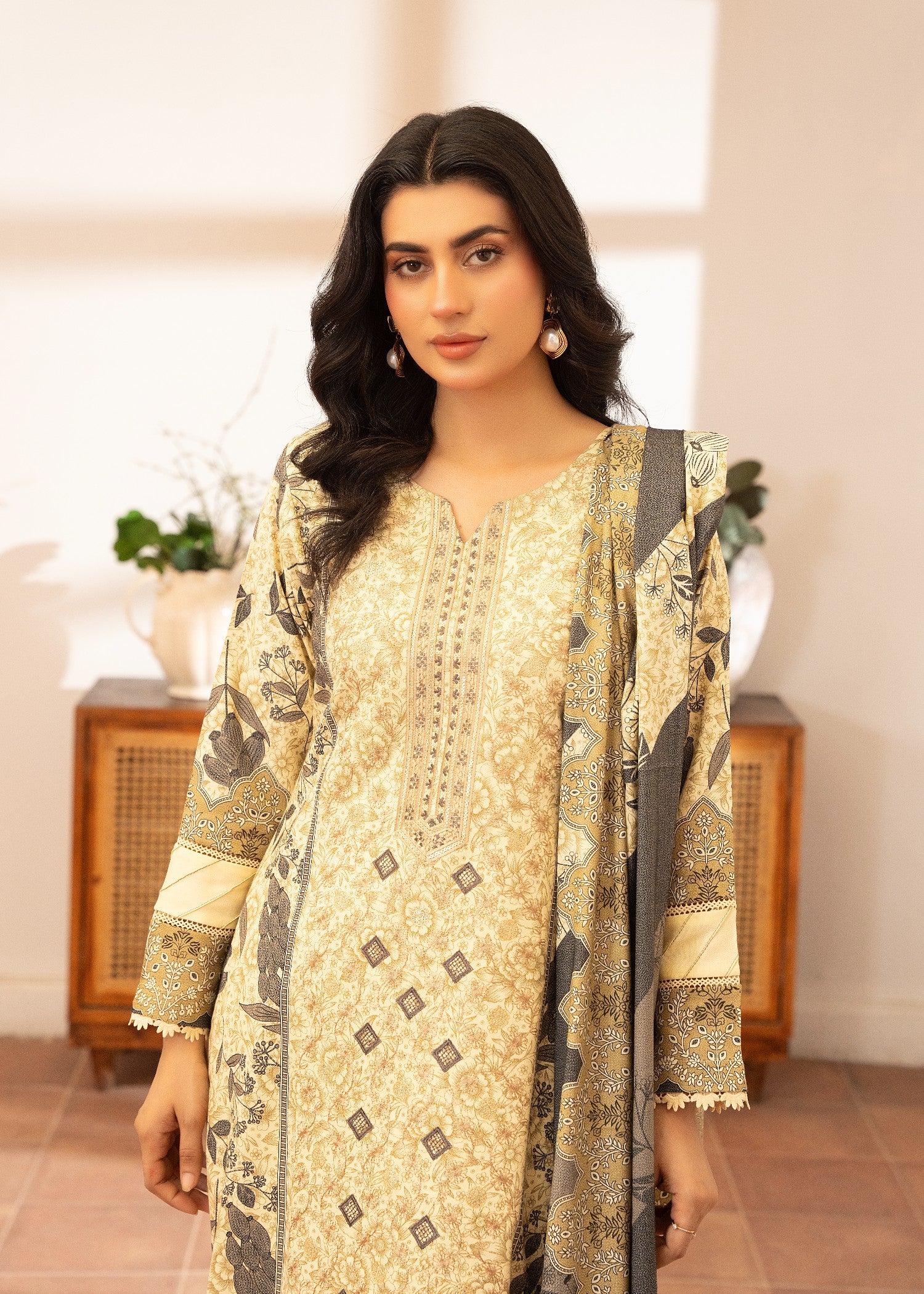 dhanak Kurta Set in Cream