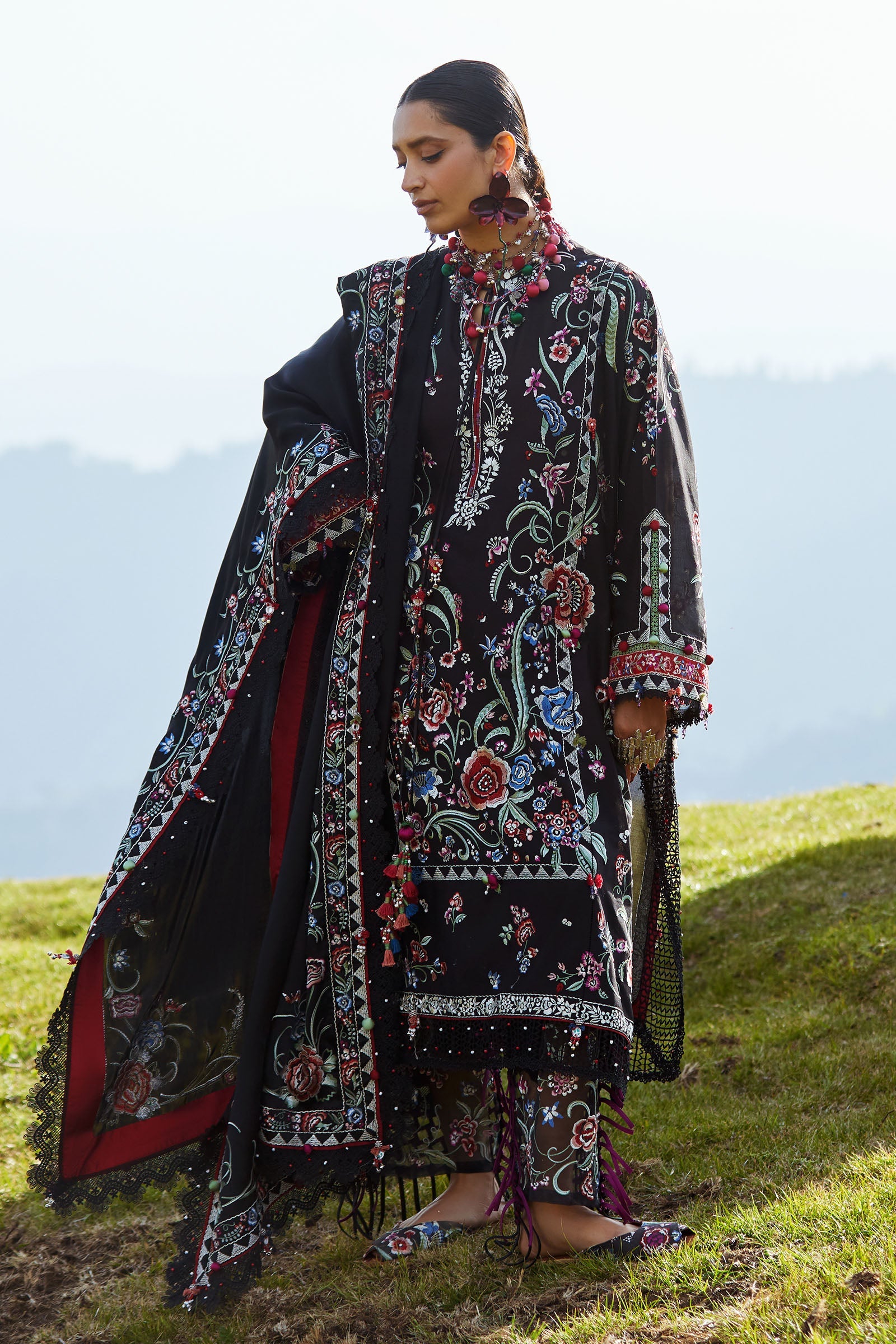 Kashmee Luxury Eid Lawn – ZABAR (EL26-01 A)